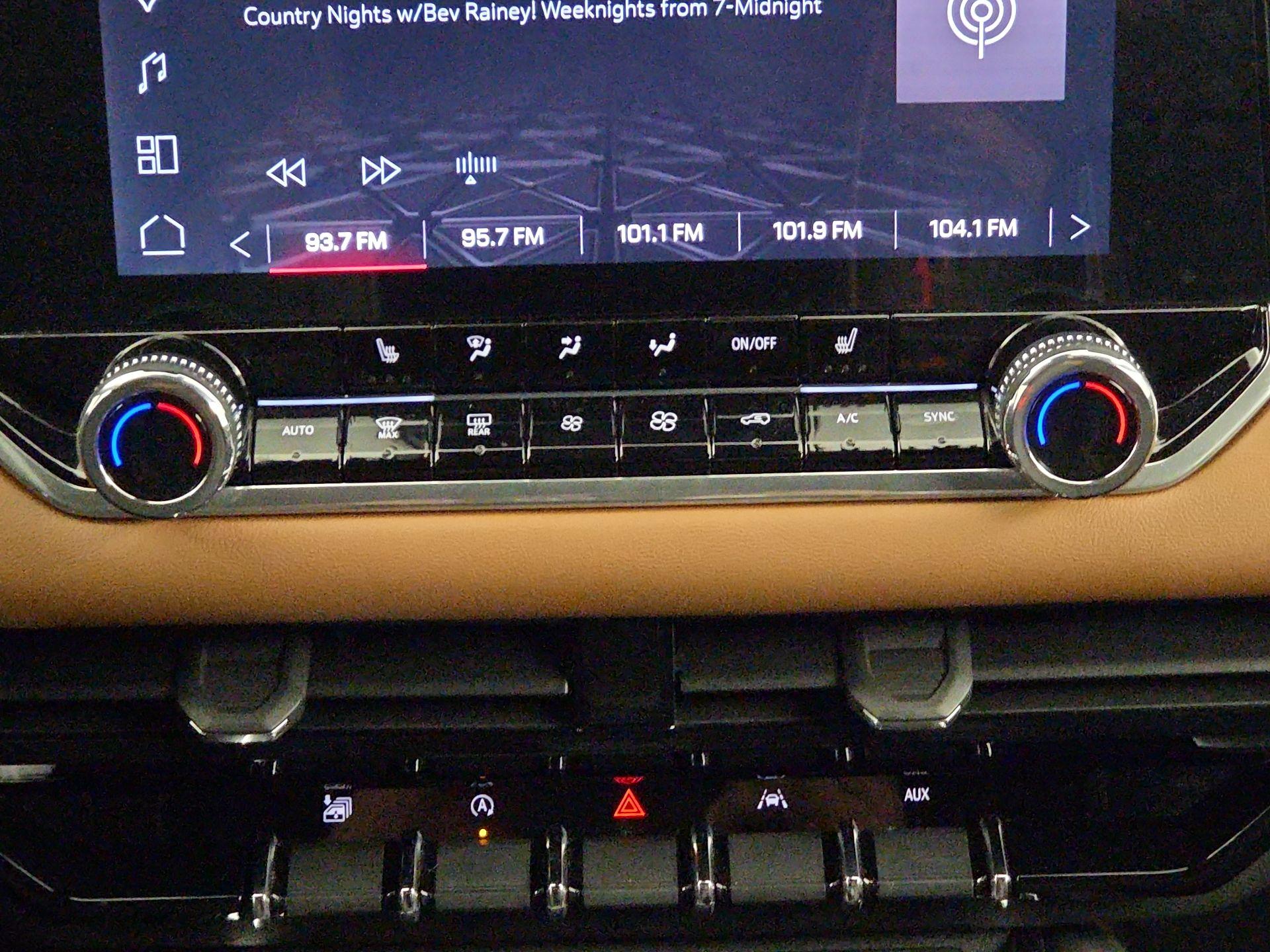 Thumbnail: 2024 GMC Canyon - 16