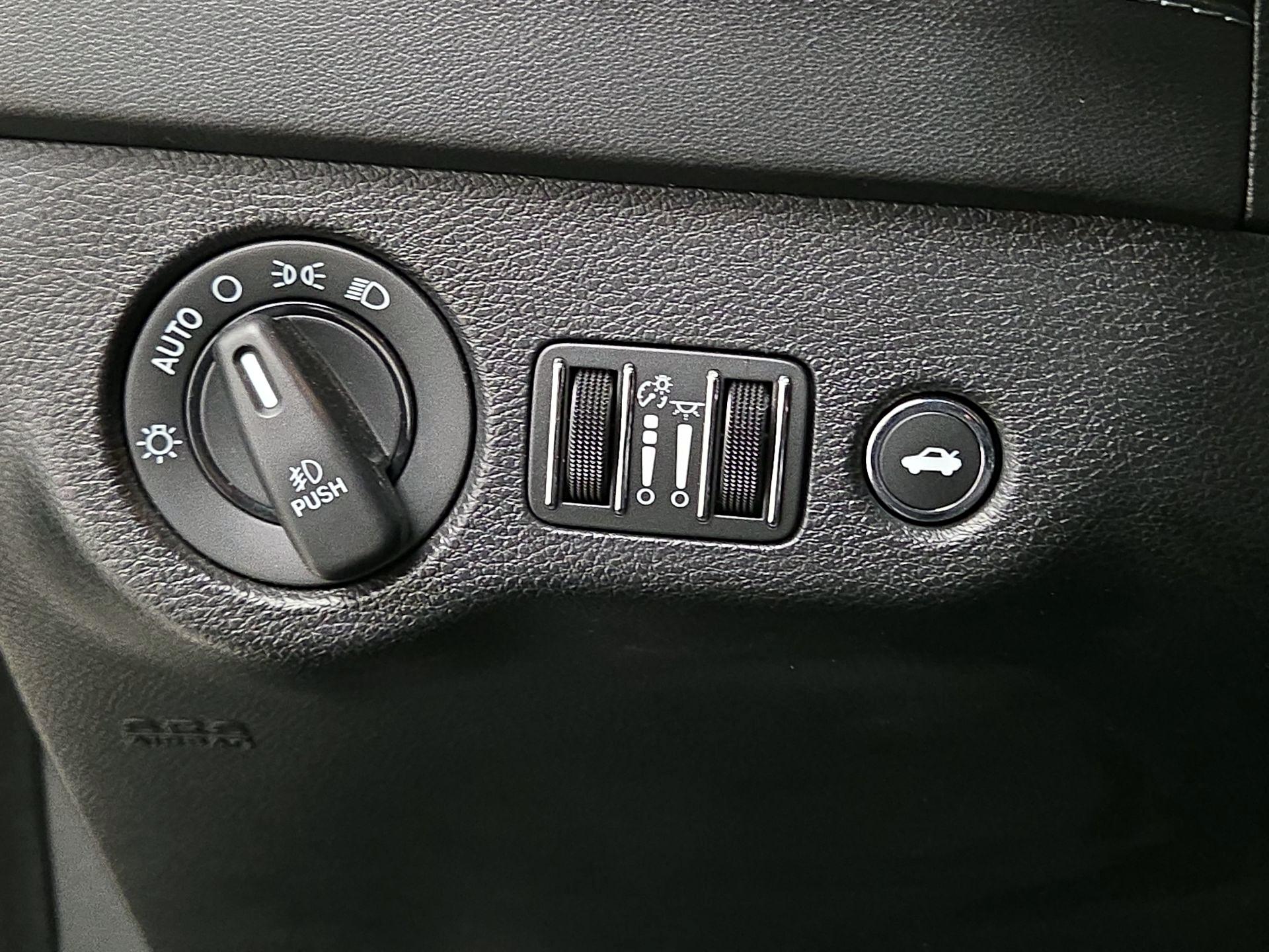 Thumbnail: 2021 Dodge Charger - 13