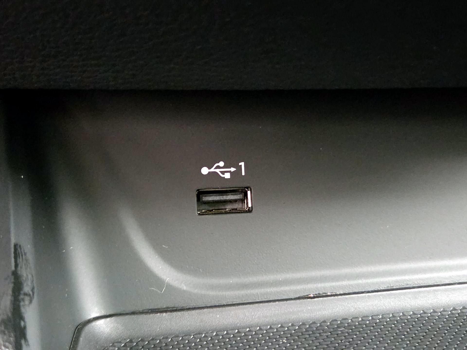 Thumbnail: 2023 Audi RS 5 - 19