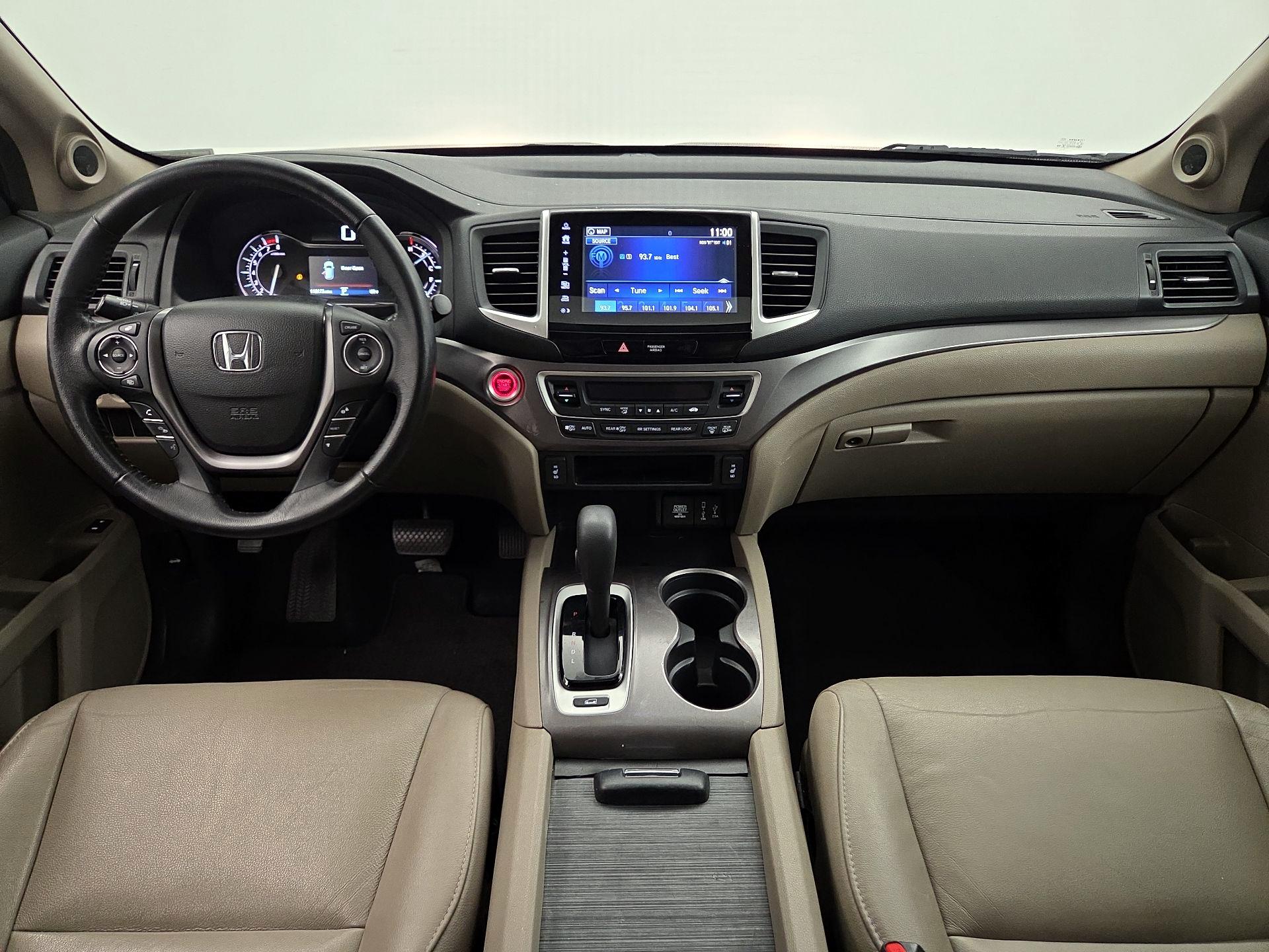 Thumbnail: 2017 Honda Pilot - 9