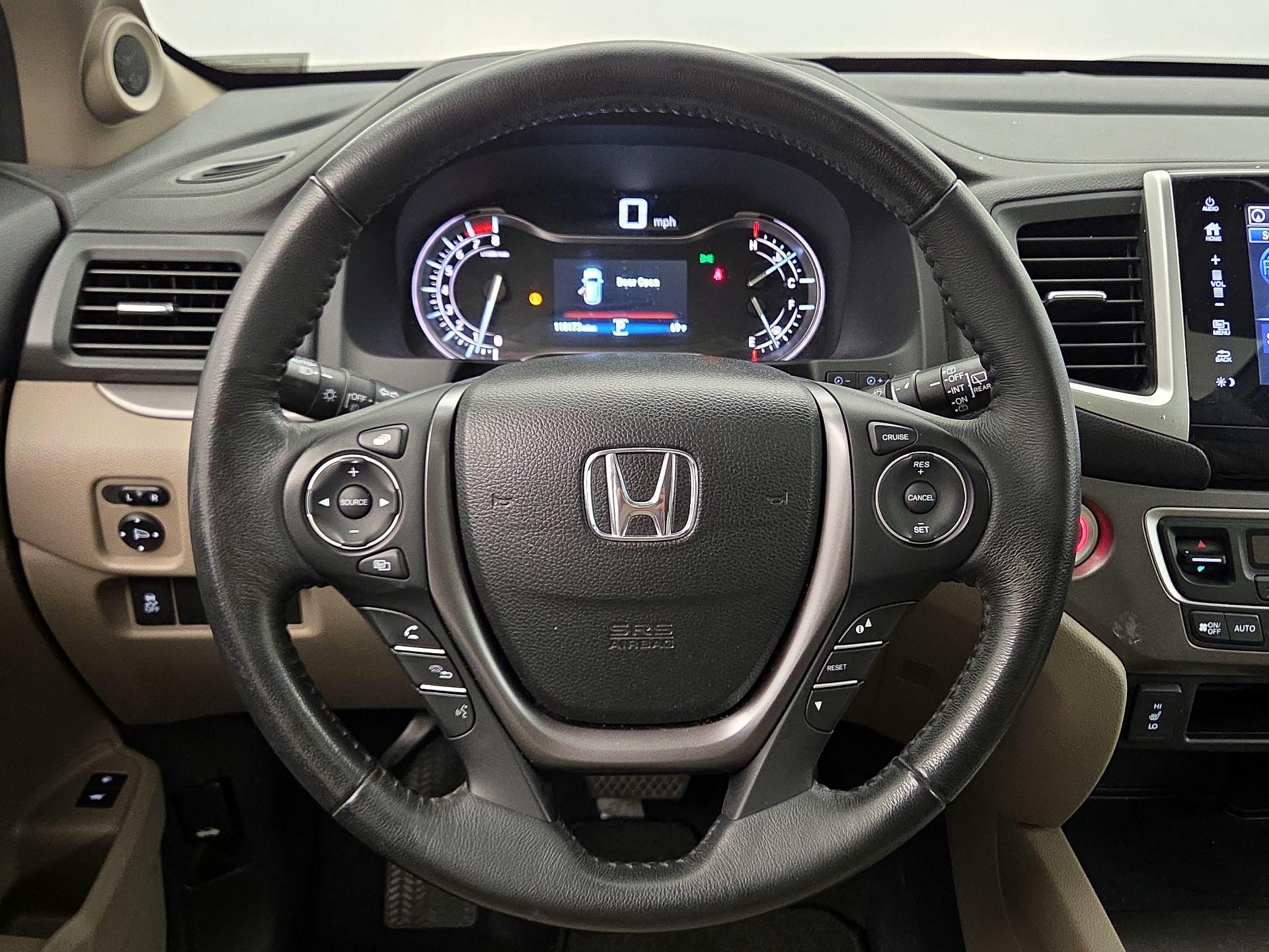 Thumbnail: 2017 Honda Pilot - 10