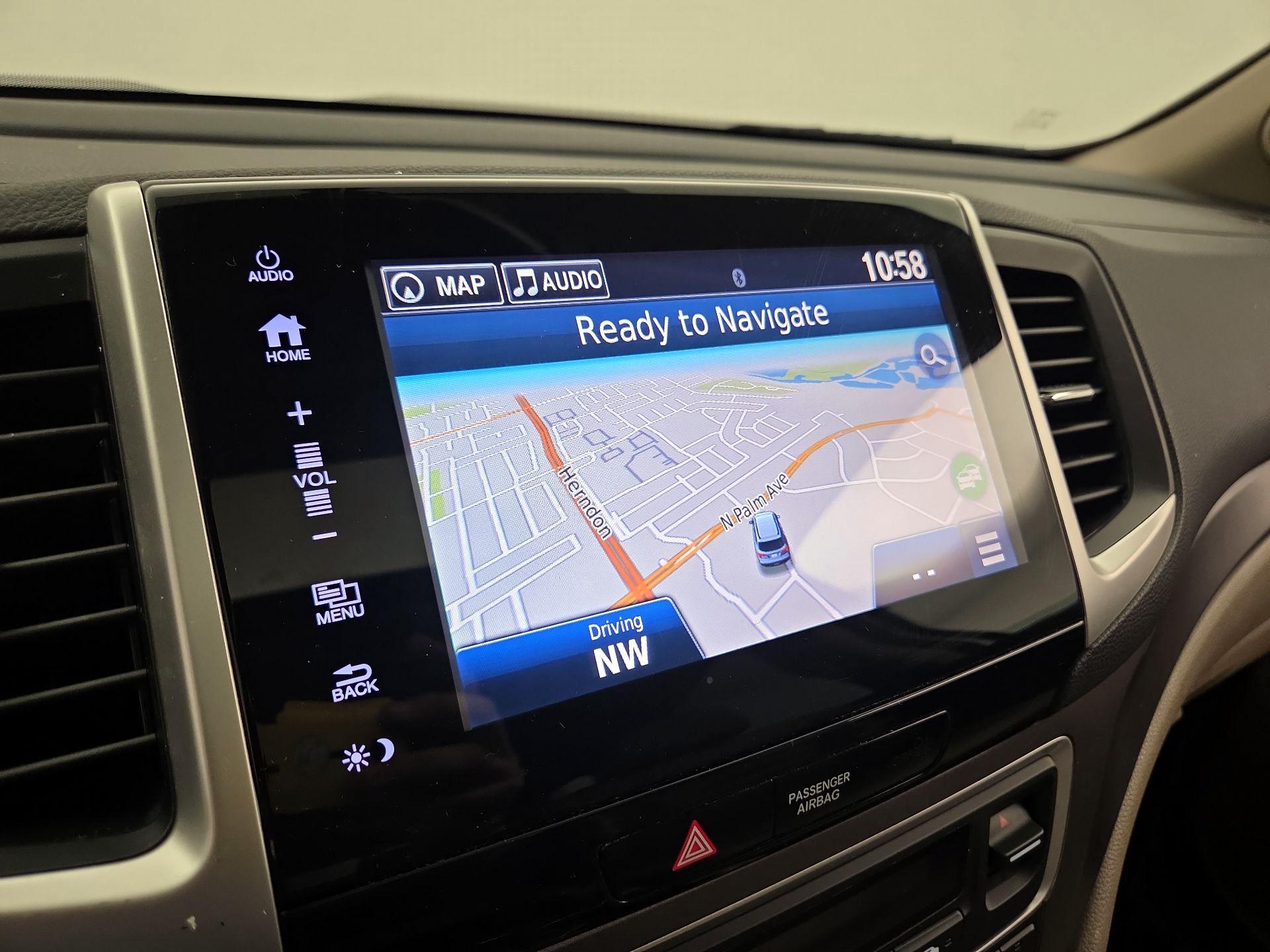 Thumbnail: 2017 Honda Pilot - 14