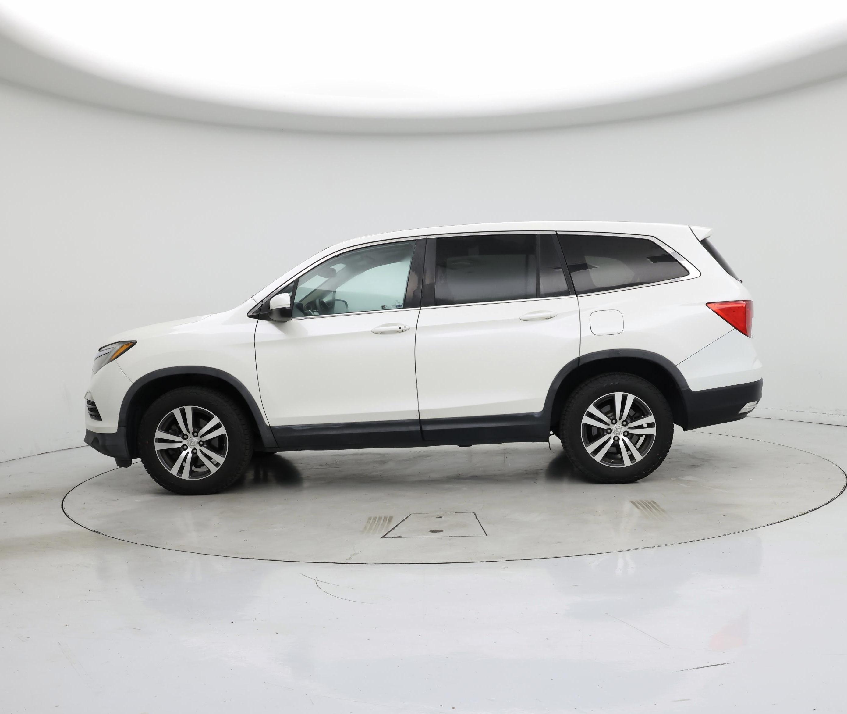 Thumbnail: 2017 Honda Pilot - 3