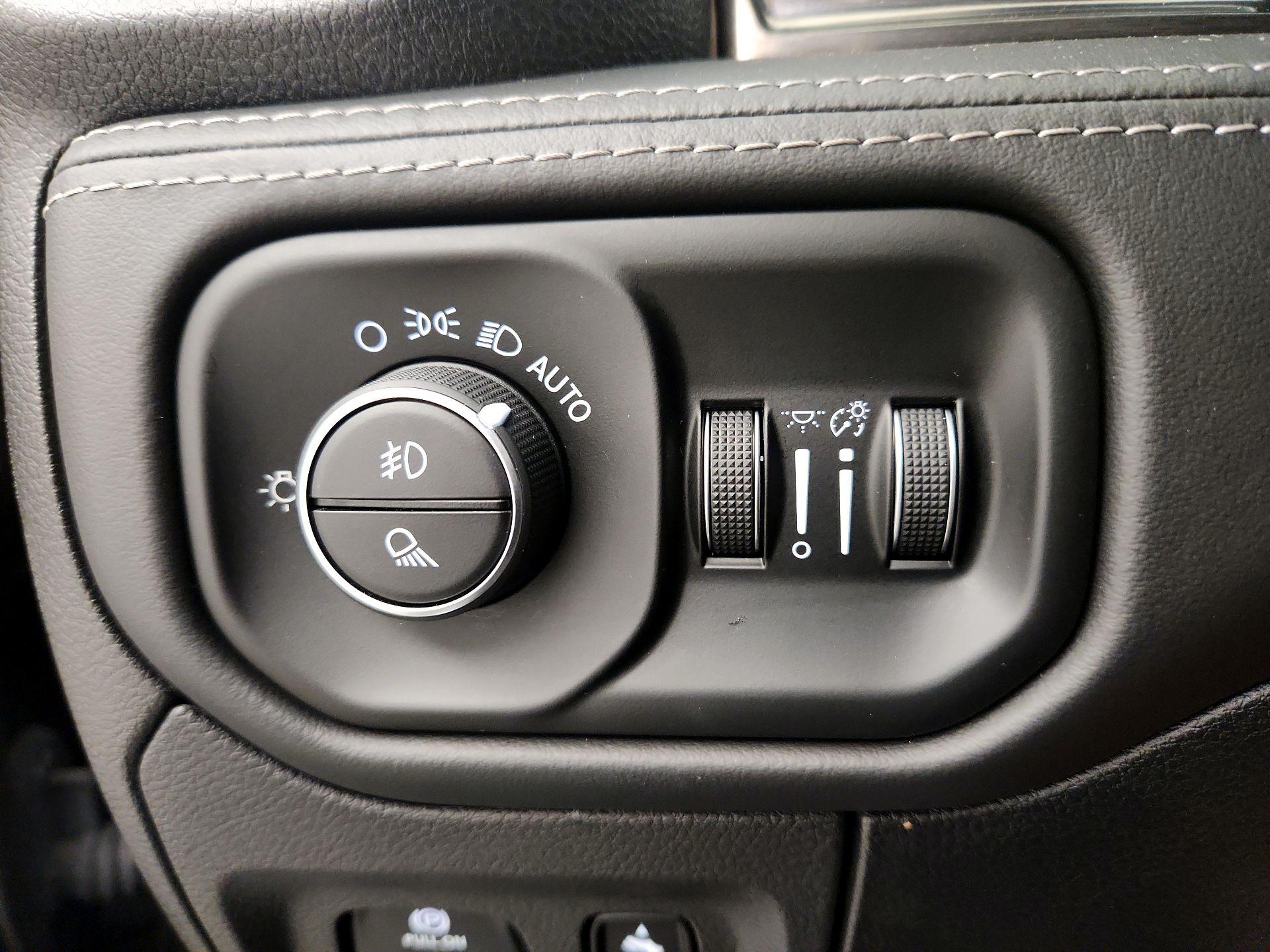 Thumbnail: 2019 RAM 1500 - 13