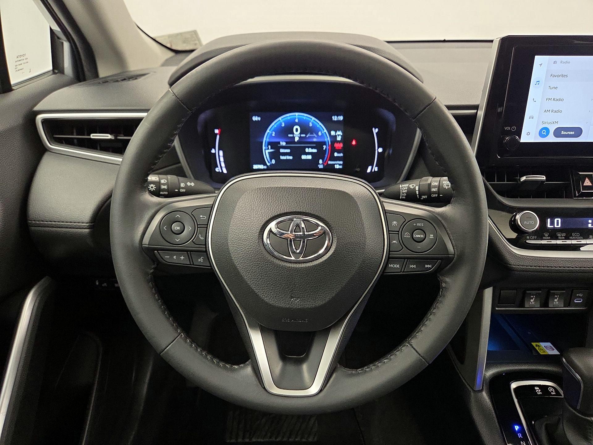 Thumbnail: 2023 Toyota Corolla Cross - 10