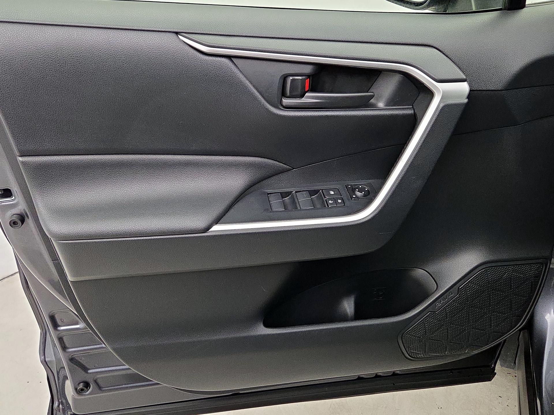 Thumbnail: 2023 Toyota RAV4 - 12