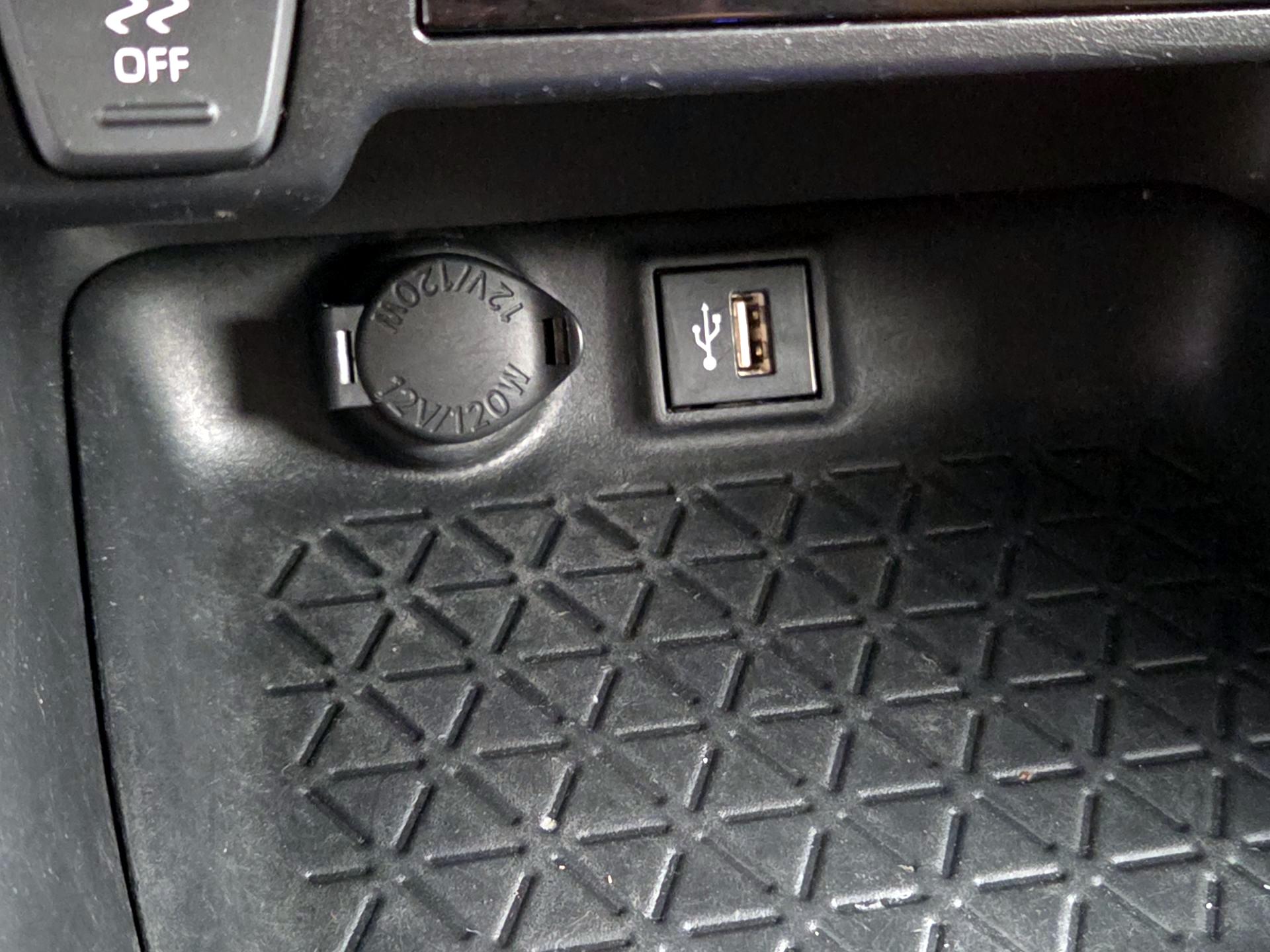 Thumbnail: 2023 Toyota RAV4 - 18