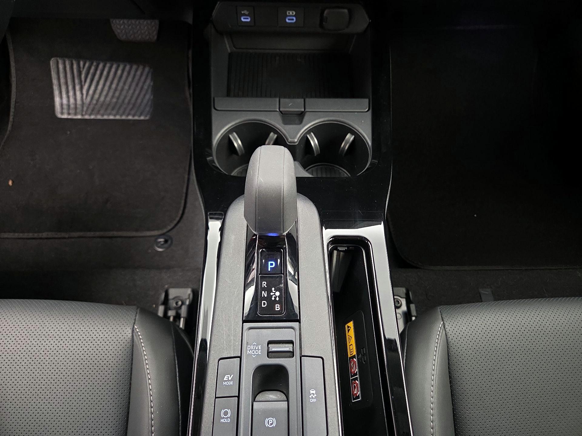 Thumbnail: 2024 Toyota Prius - 17