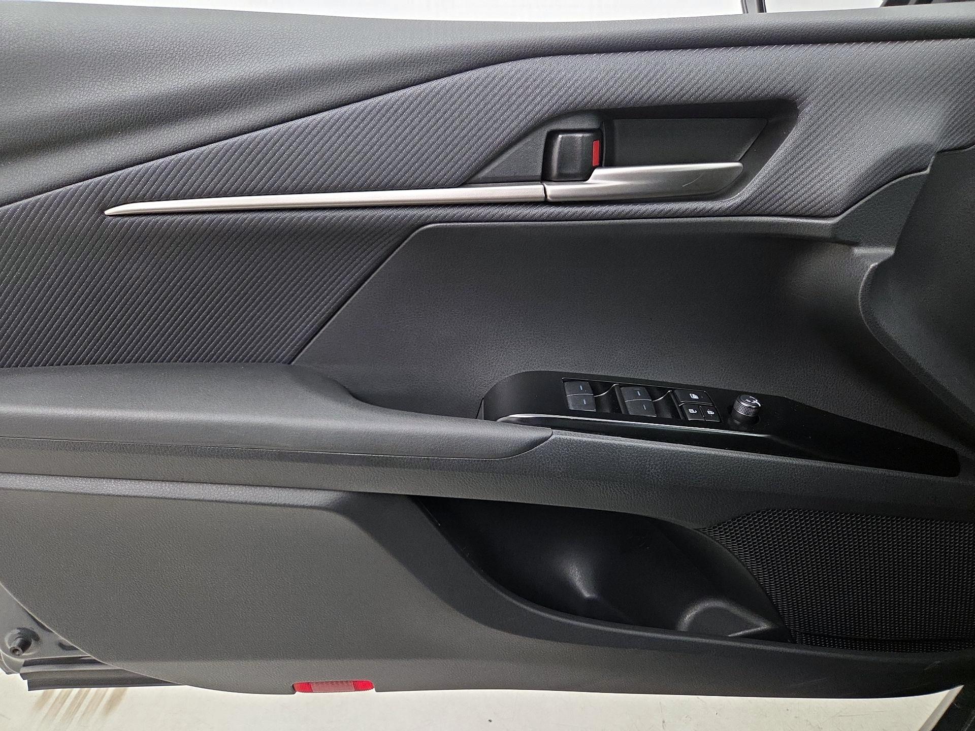 Thumbnail: 2025 Toyota Camry - 12