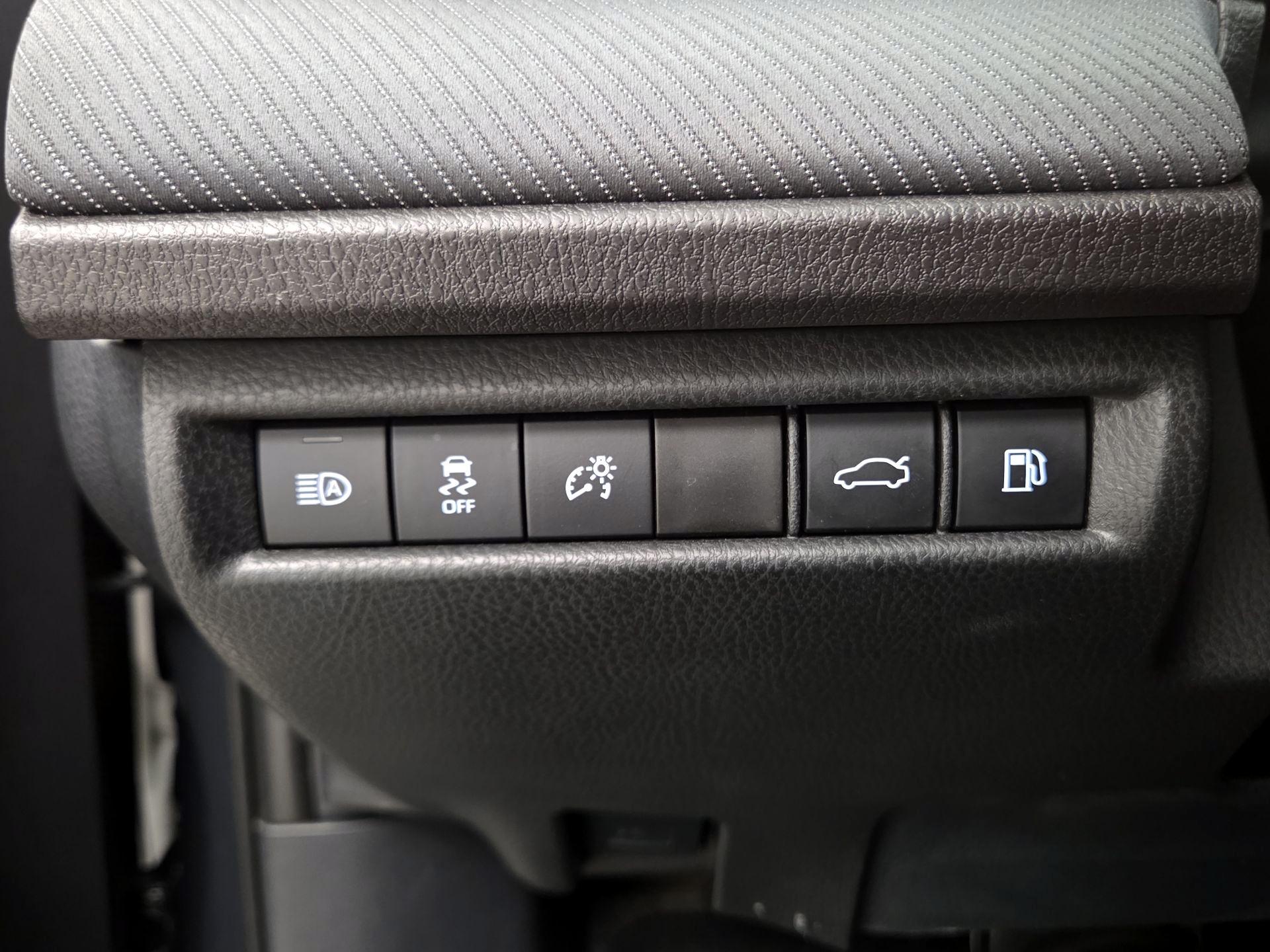 Thumbnail: 2025 Toyota Camry - 13