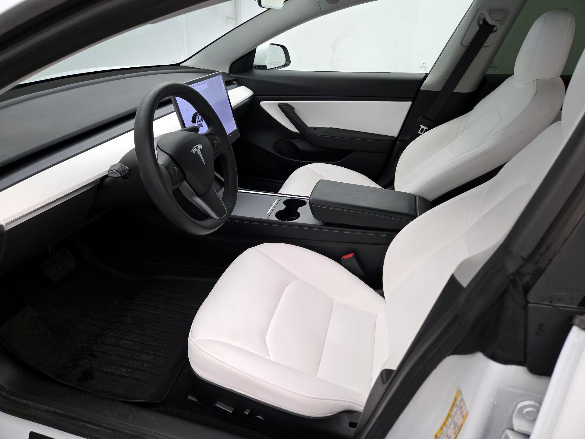 Thumbnail: 2021 Tesla Model 3 - 11