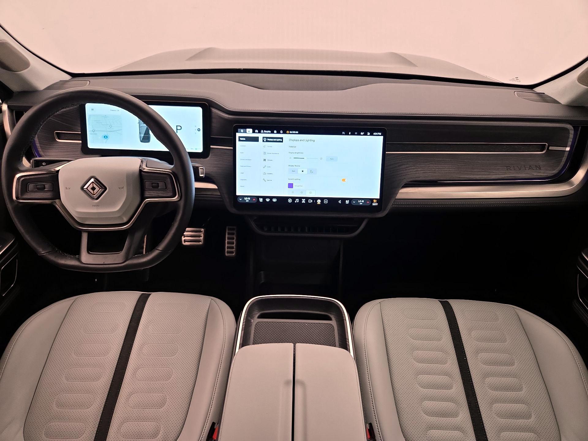 Thumbnail: 2023 Rivian R1S - 9