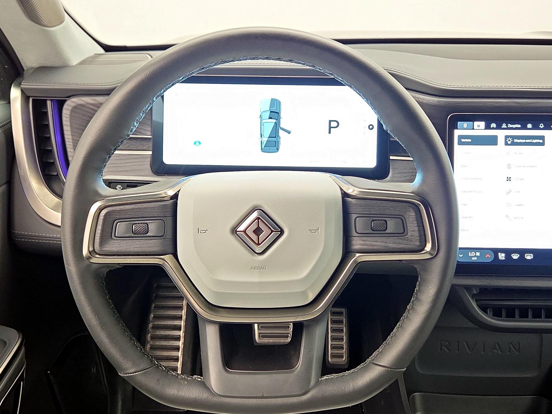 Thumbnail: 2023 Rivian R1S - 10