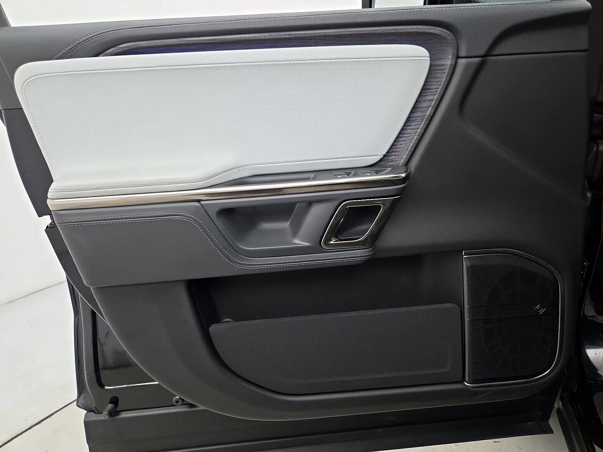 Thumbnail: 2023 Rivian R1S - 12