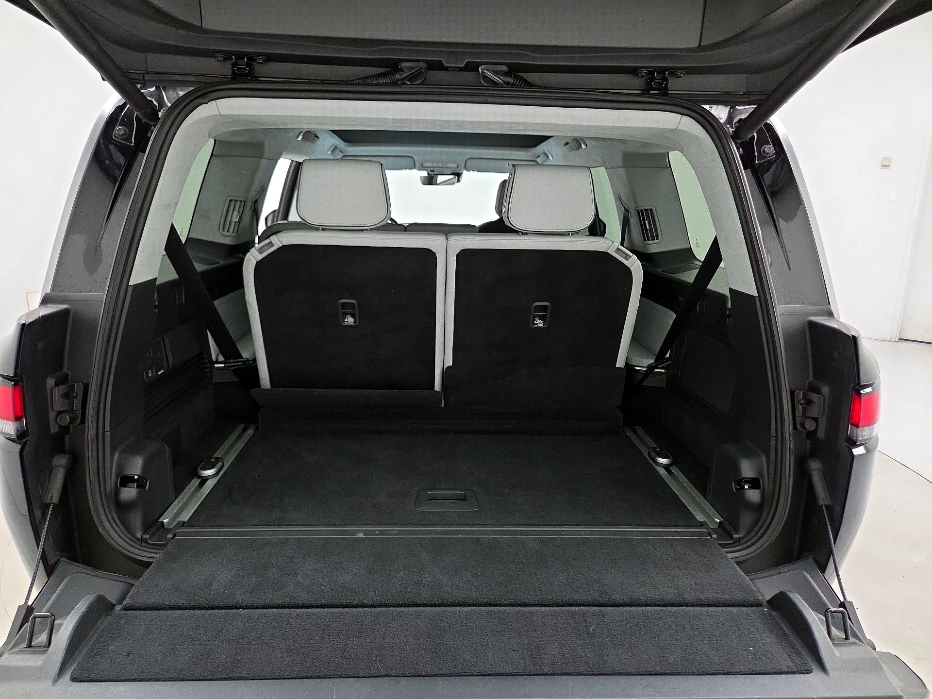 Thumbnail: 2023 Rivian R1S - 20