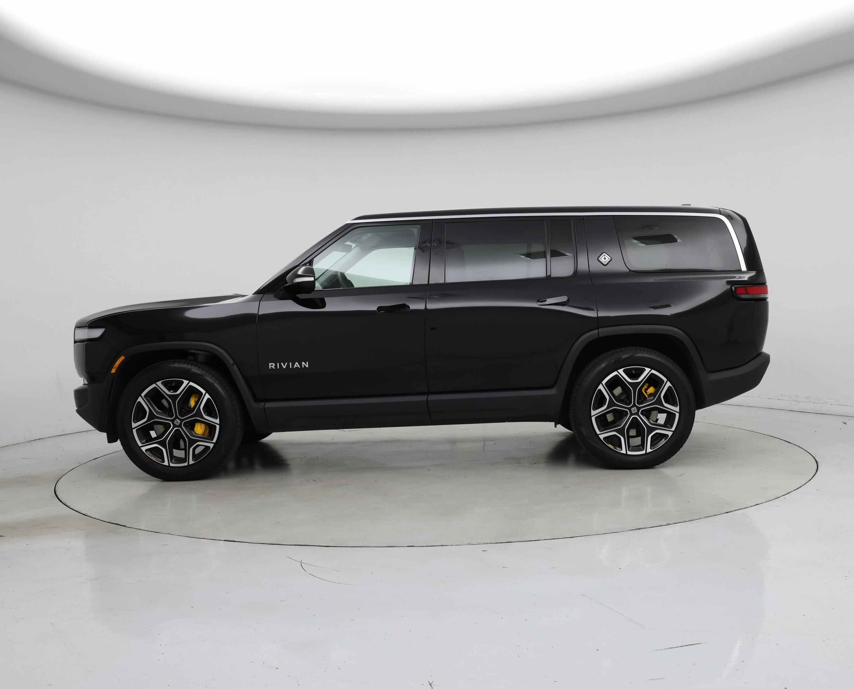 Thumbnail: 2023 Rivian R1S - 3