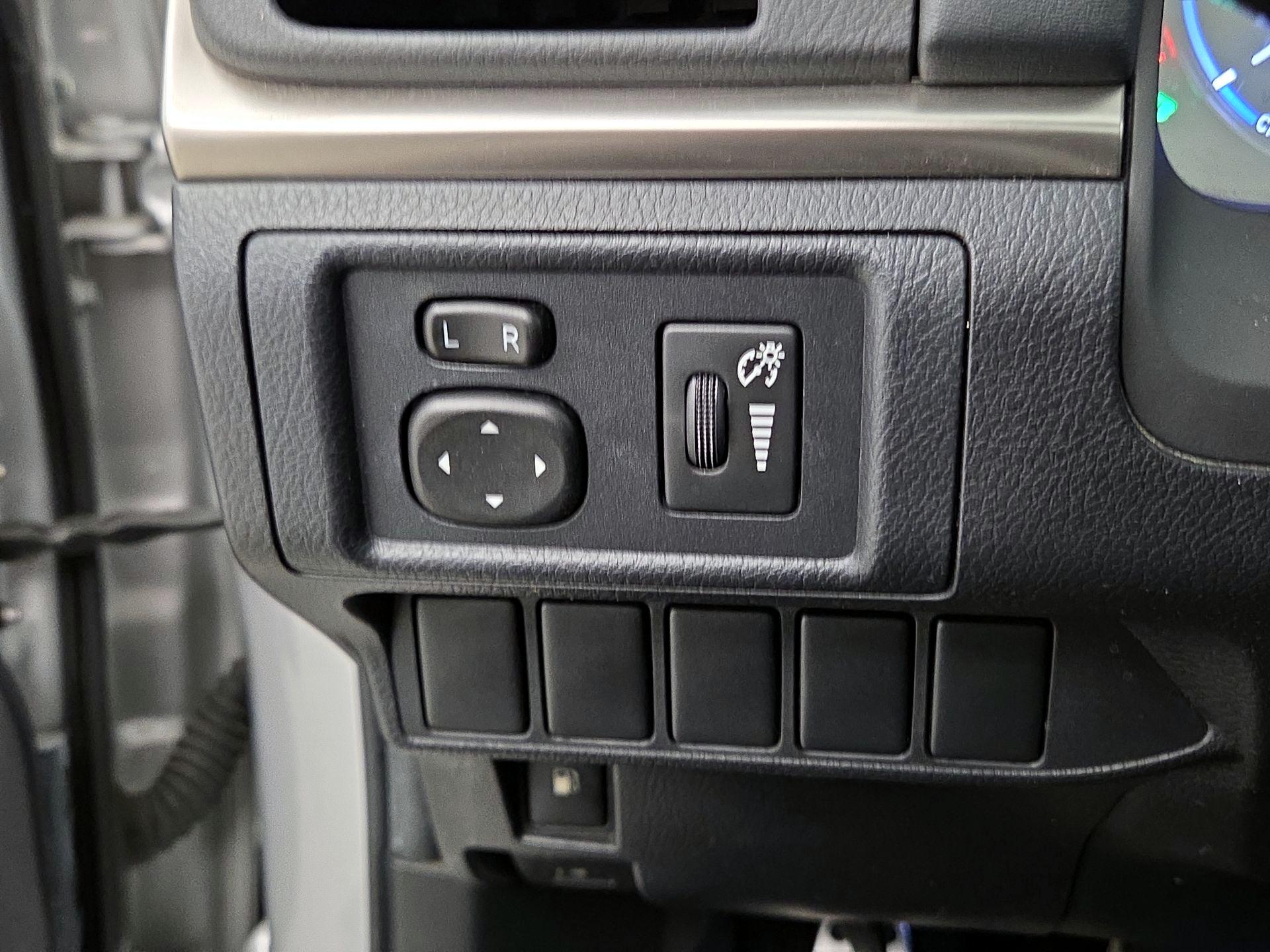 Thumbnail: 2015 Lexus CT - 13