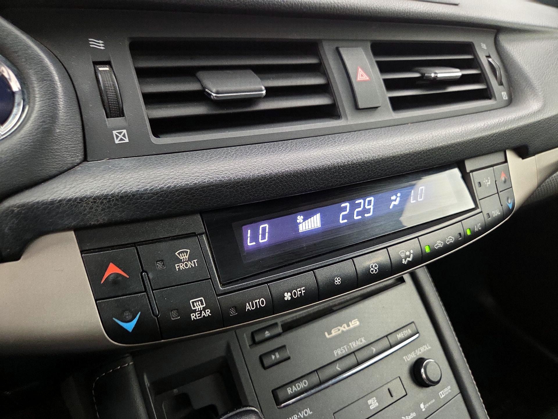 Thumbnail: 2015 Lexus CT - 17