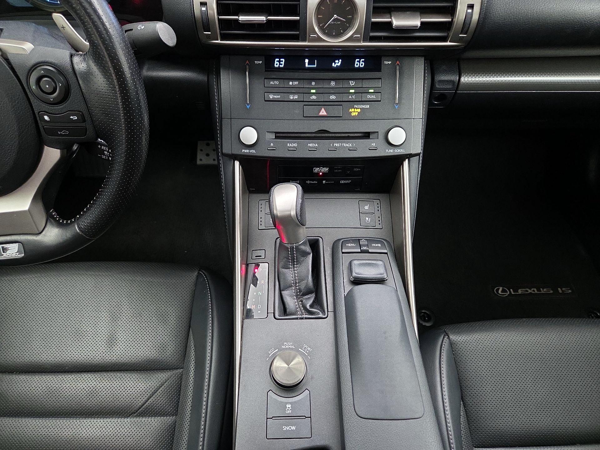 Thumbnail: 2016 Lexus IS - 18