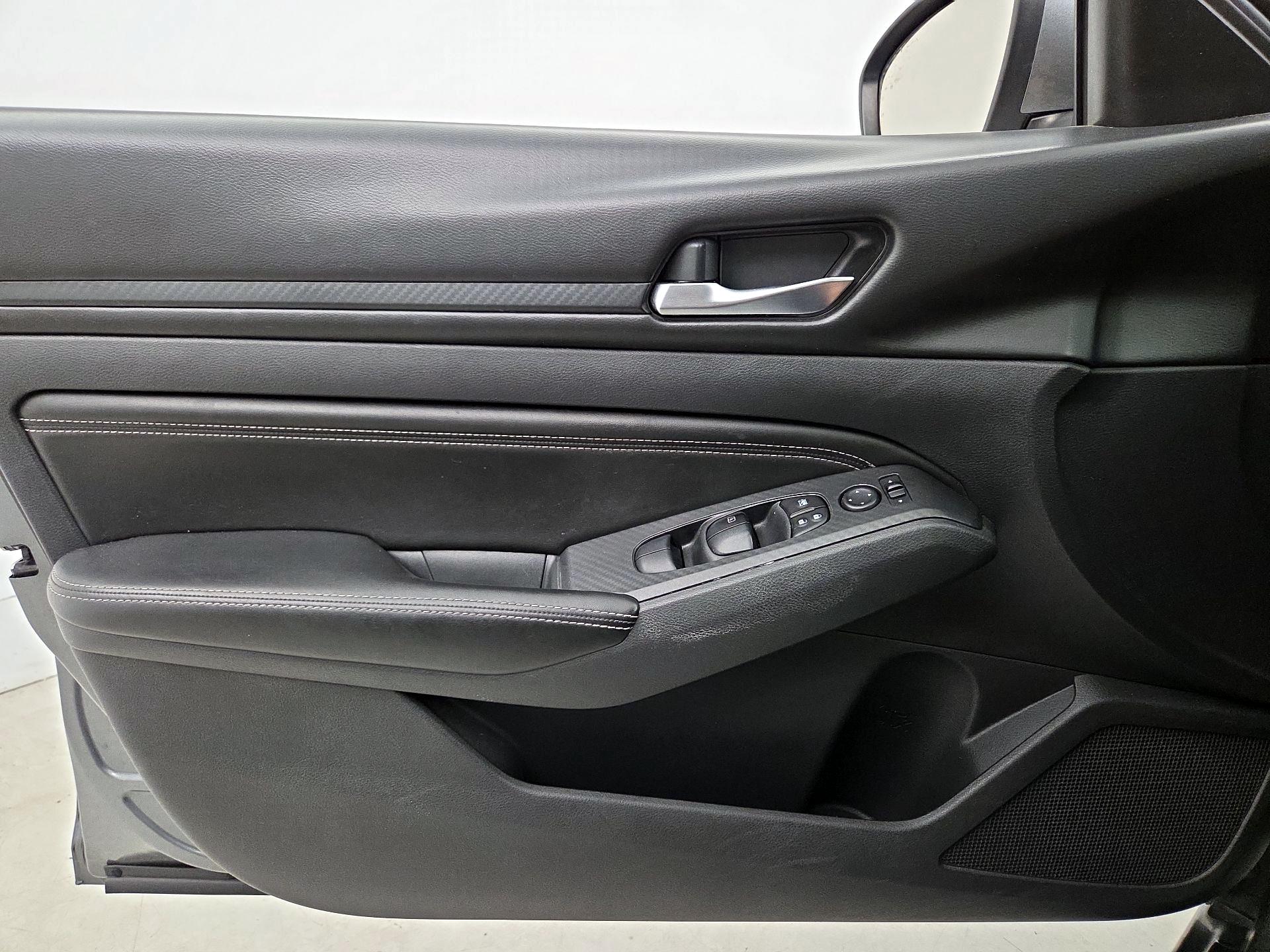 Thumbnail: 2019 Nissan Altima - 12