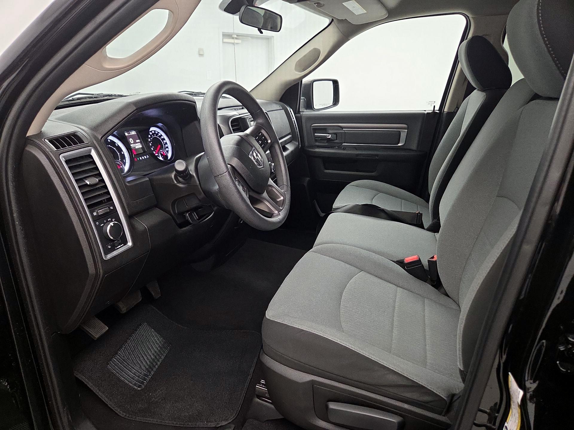 Thumbnail: 2024 RAM 1500 Classic - 11