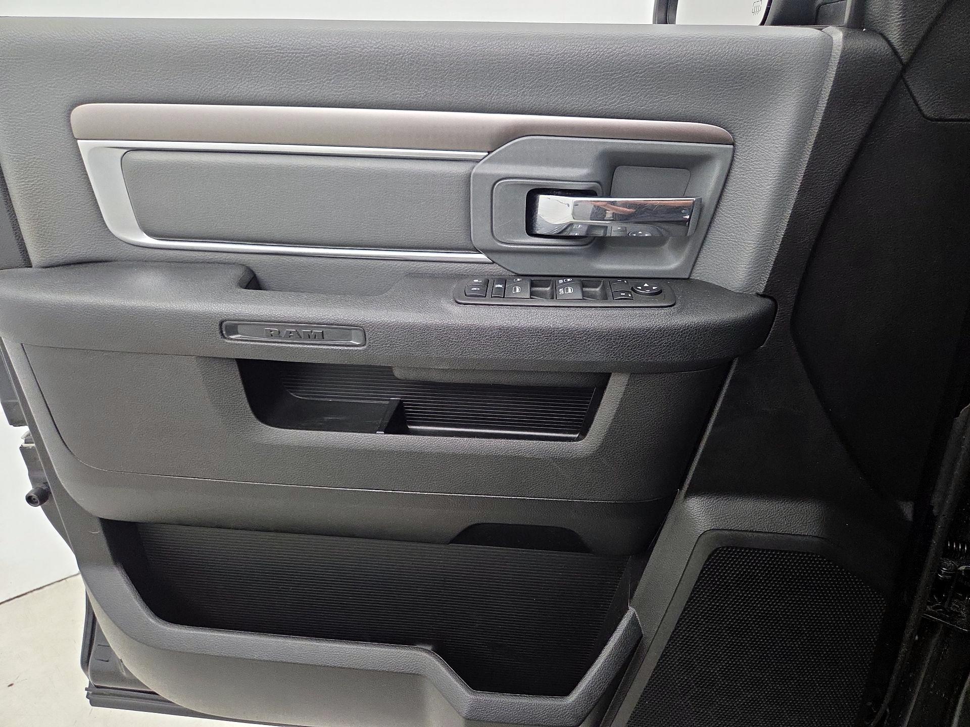 Thumbnail: 2024 RAM 1500 Classic - 12
