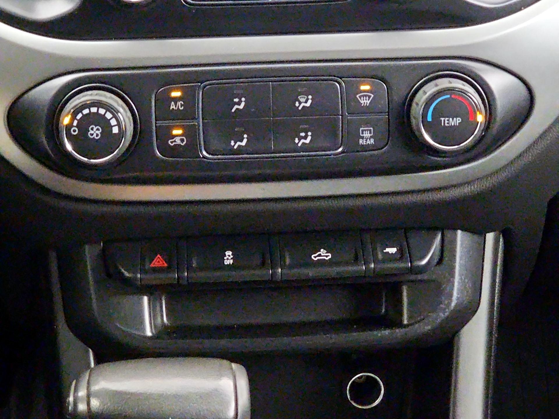 Thumbnail: 2021 Chevrolet Colorado - 15