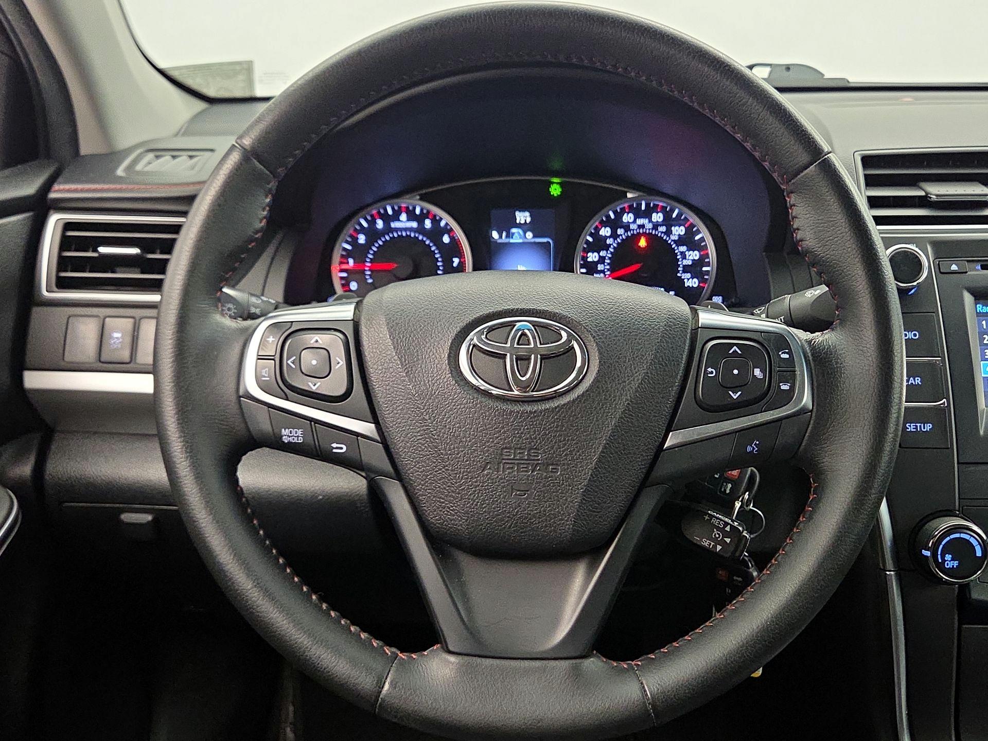 Thumbnail: 2016 Toyota Camry - 10