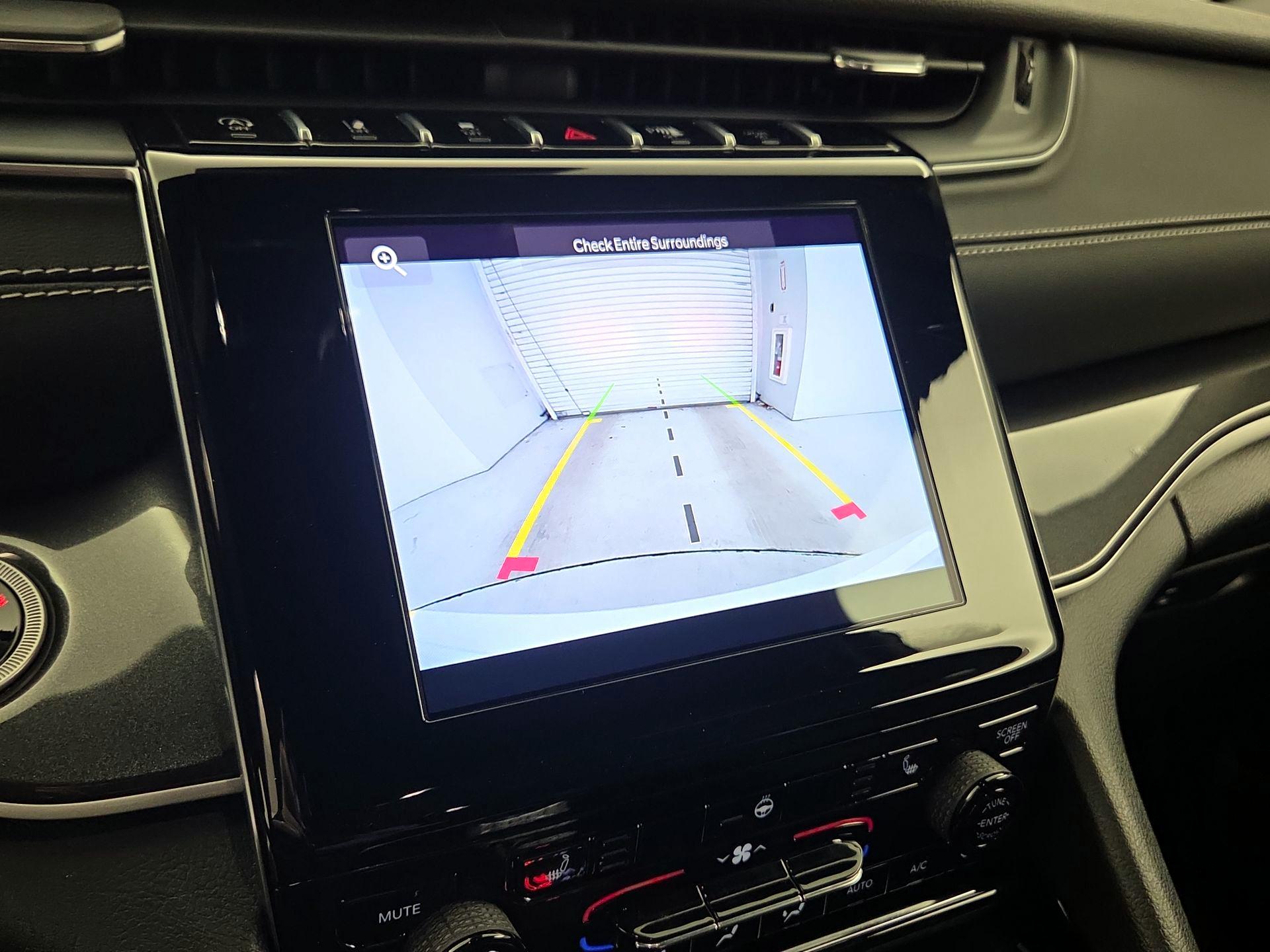 Thumbnail: 2023 Jeep Grand Cherokee - 14