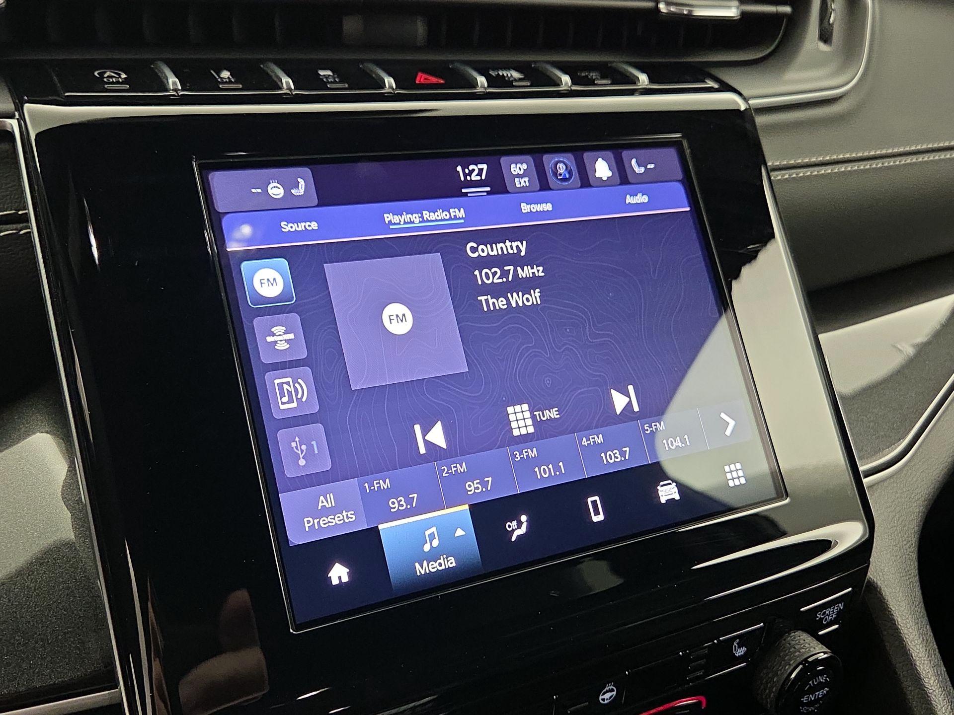 Thumbnail: 2023 Jeep Grand Cherokee - 15