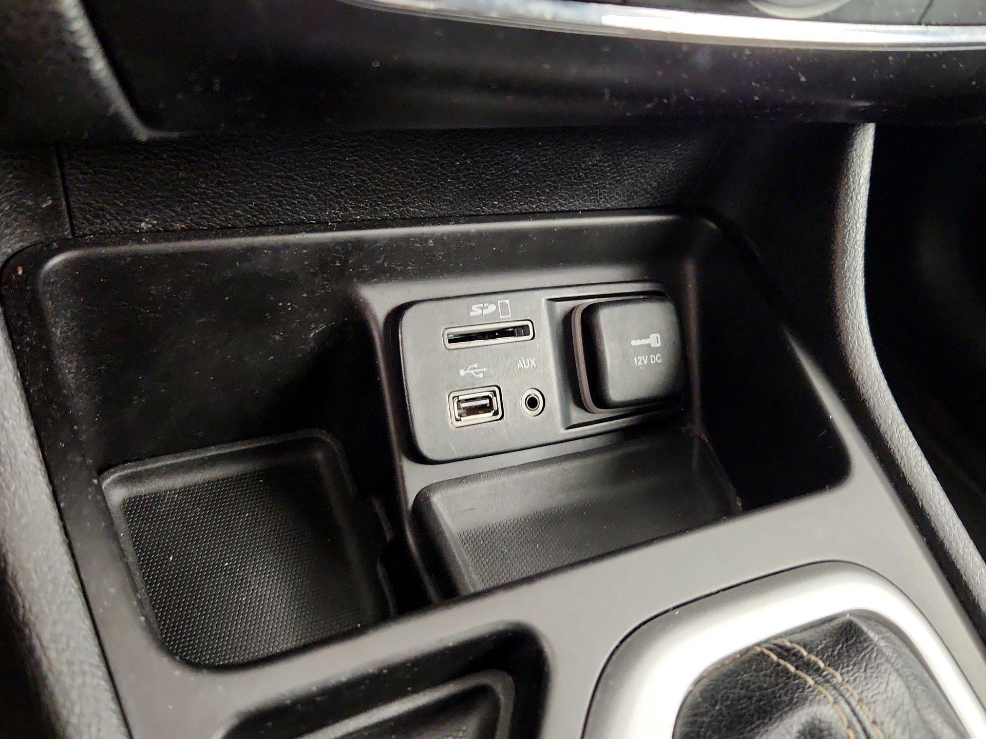 Thumbnail: 2018 Jeep Cherokee - 18