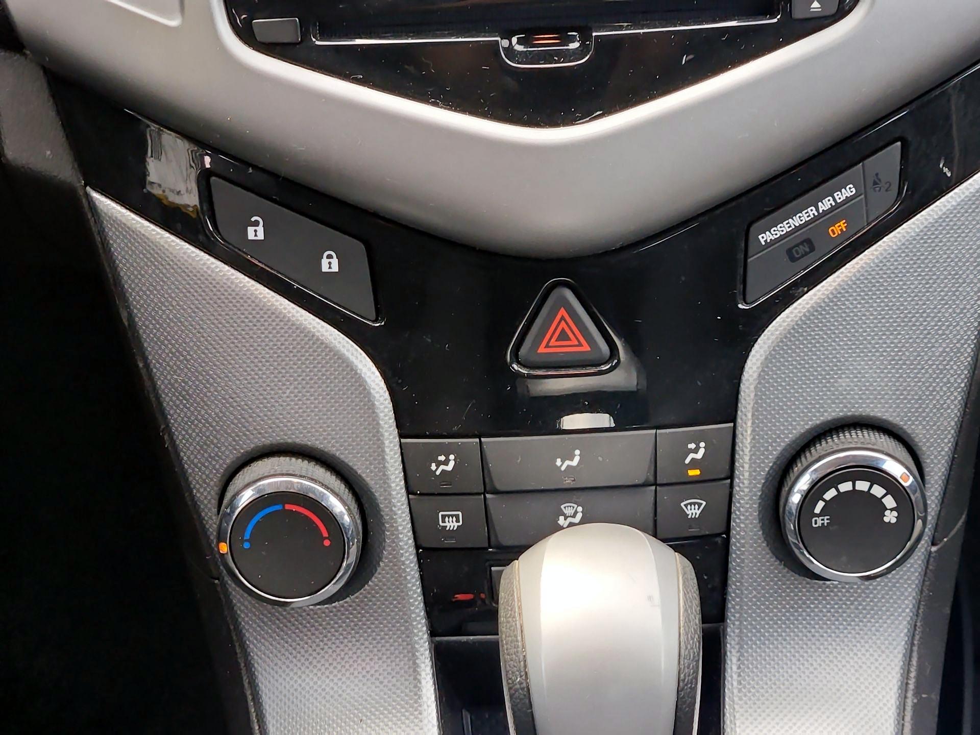 Thumbnail: 2016 Chevrolet Cruze - 14