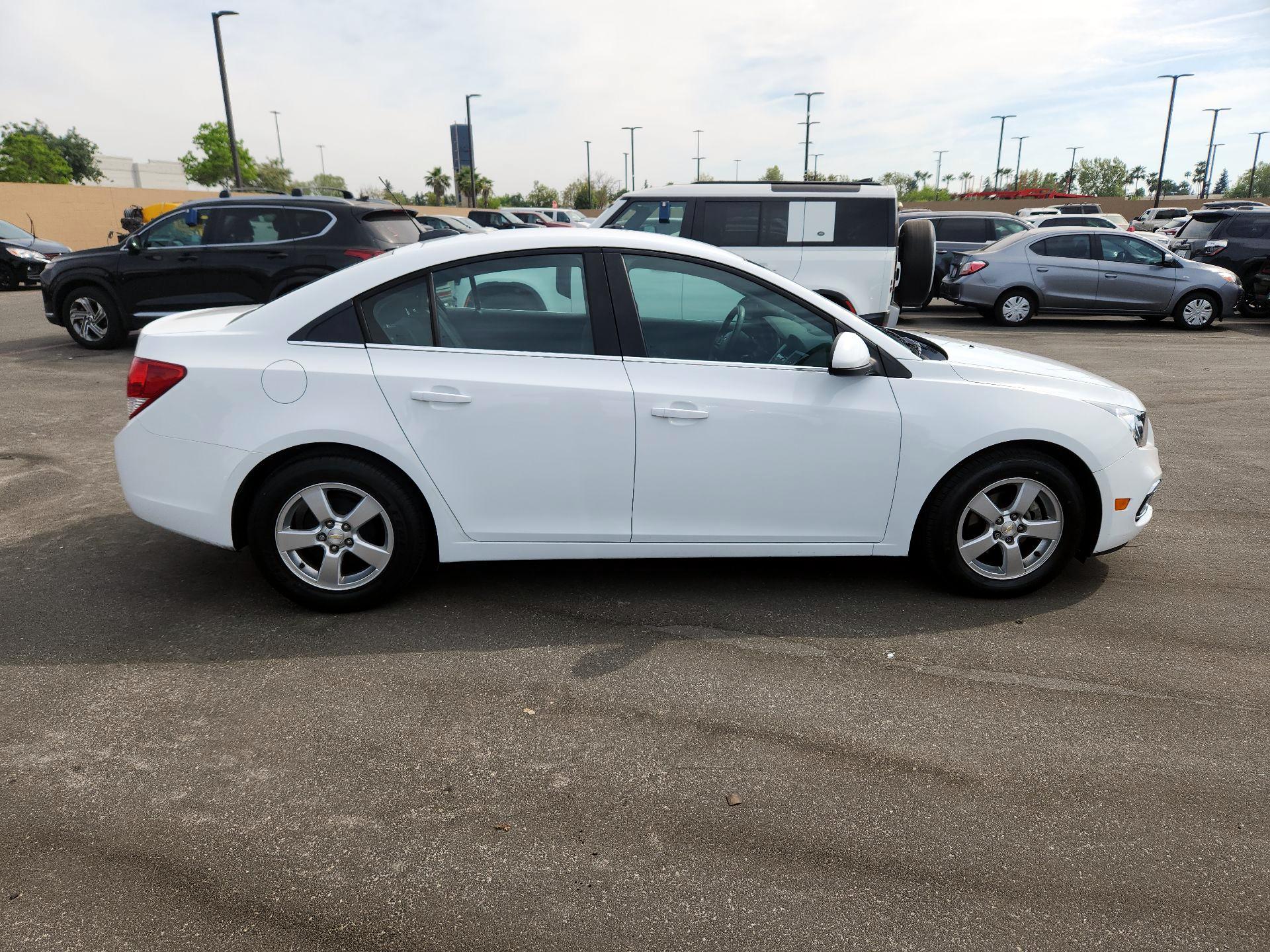 Thumbnail: 2016 Chevrolet Cruze - 4