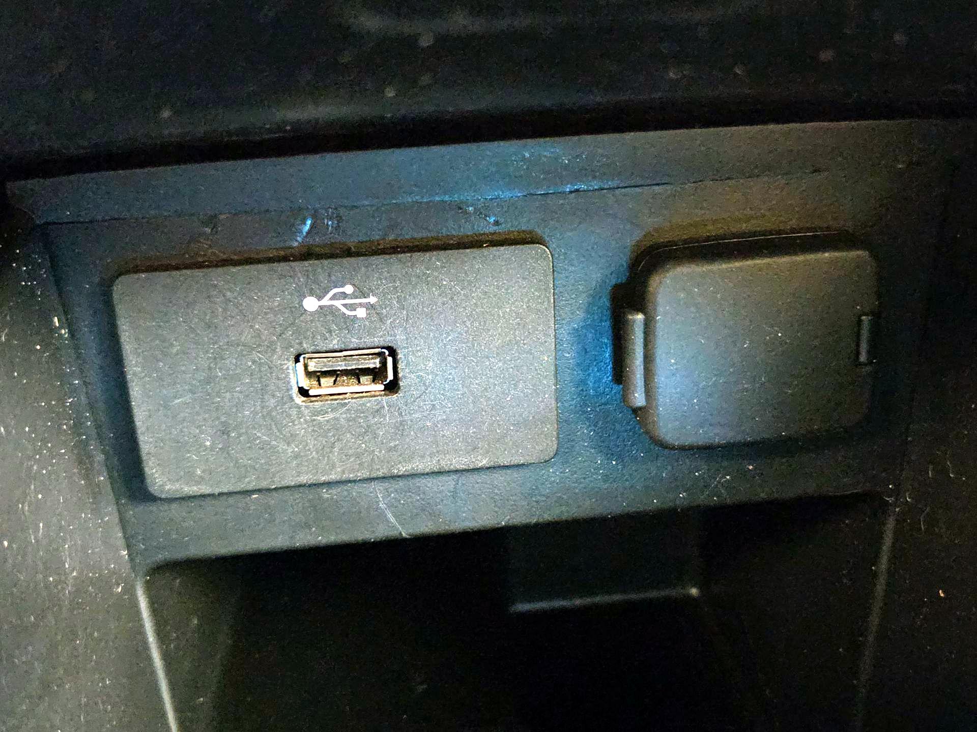 Thumbnail: 2018 Ford Explorer - 18