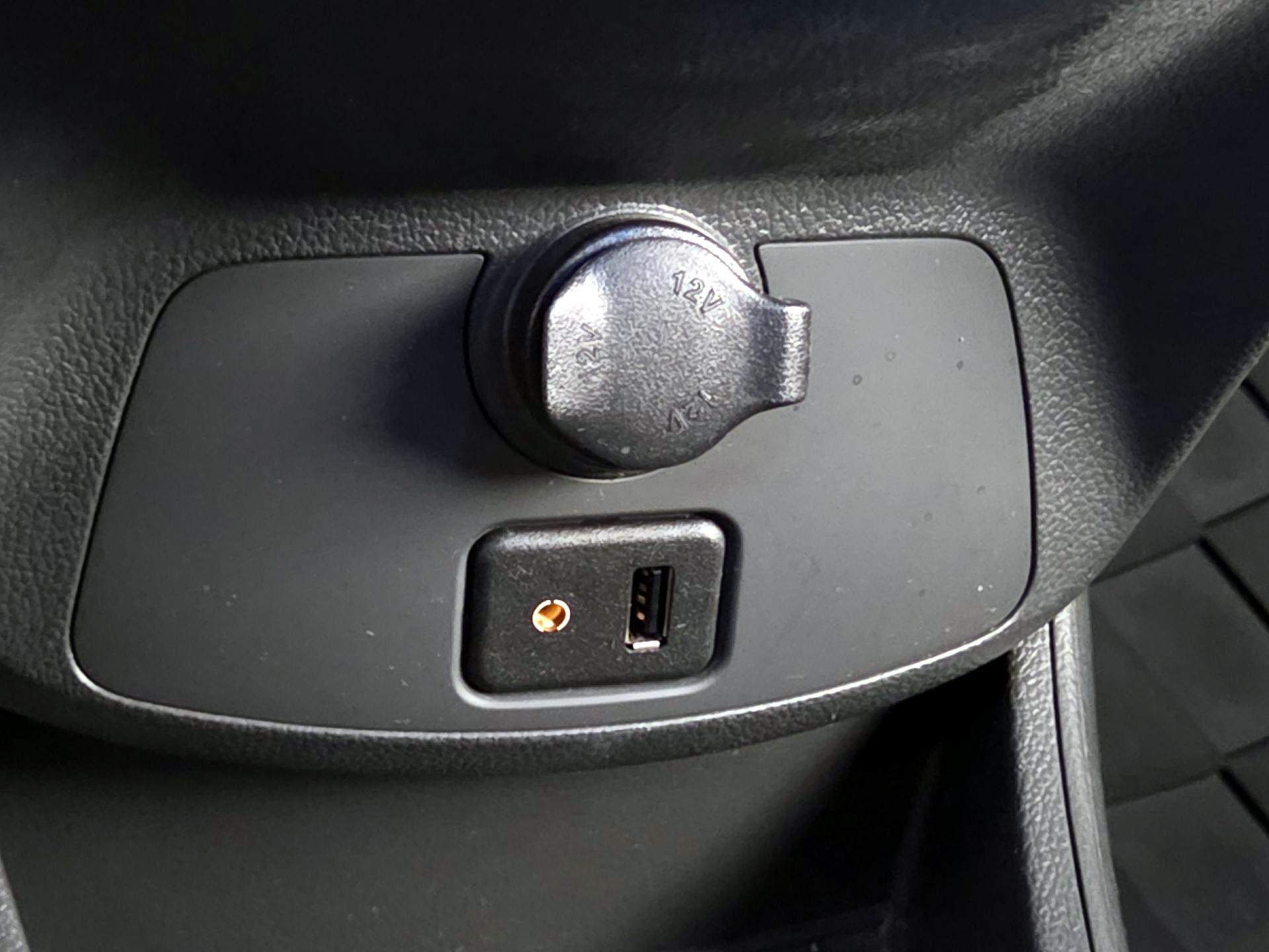 Thumbnail: 2014 Chevrolet Spark - 17
