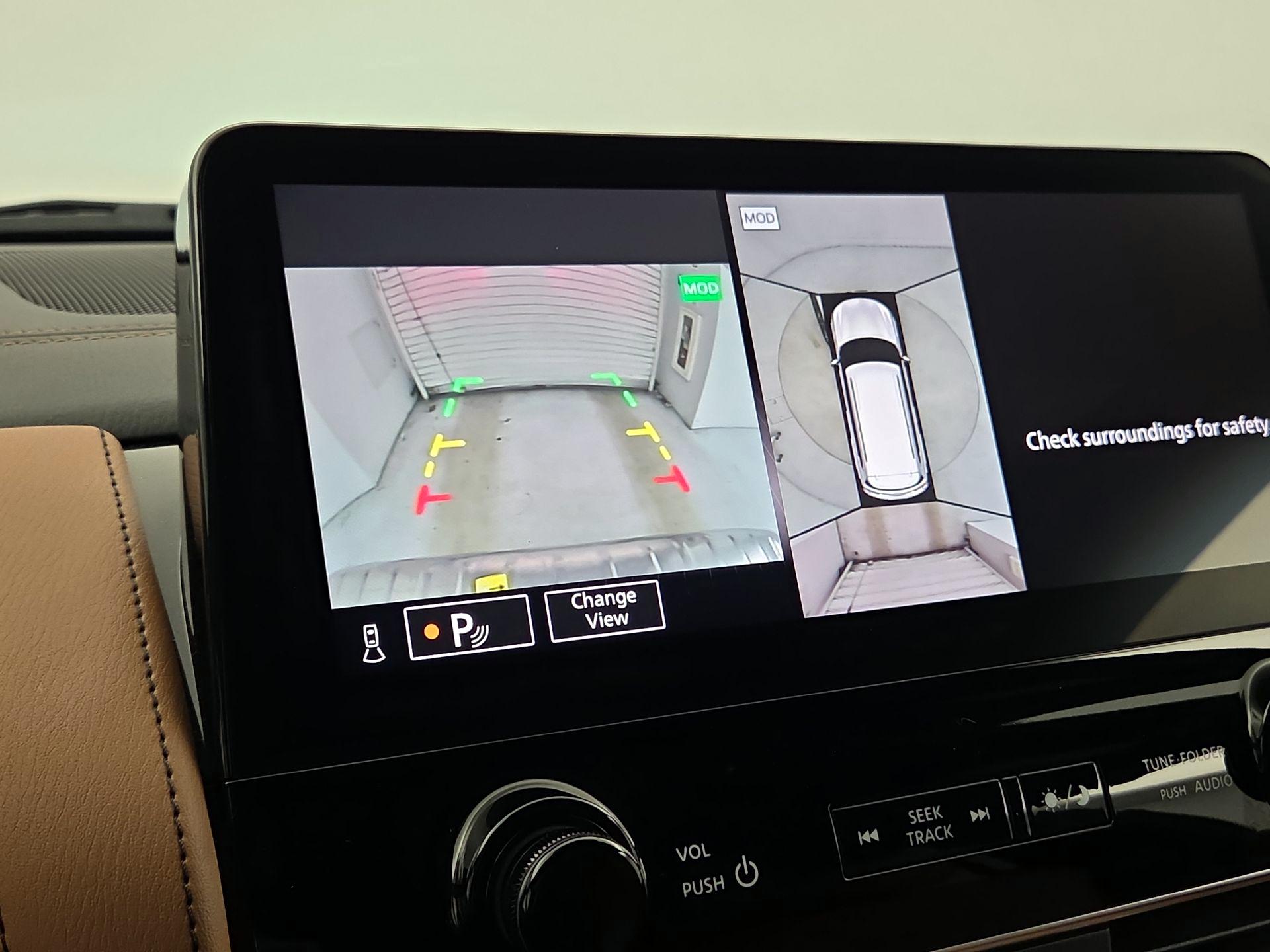 Thumbnail: 2023 INFINITI QX80 - 15