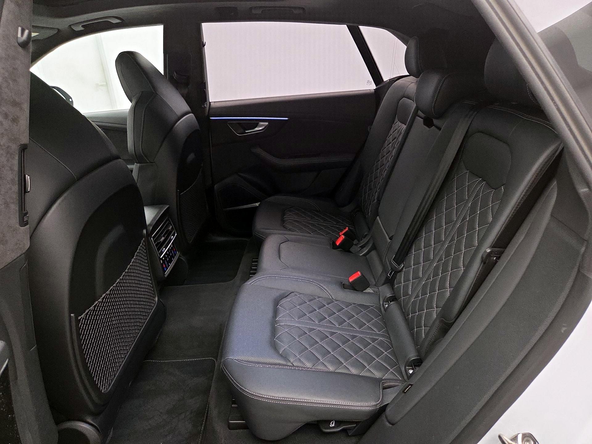 Thumbnail: 2021 Audi SQ8 - 20