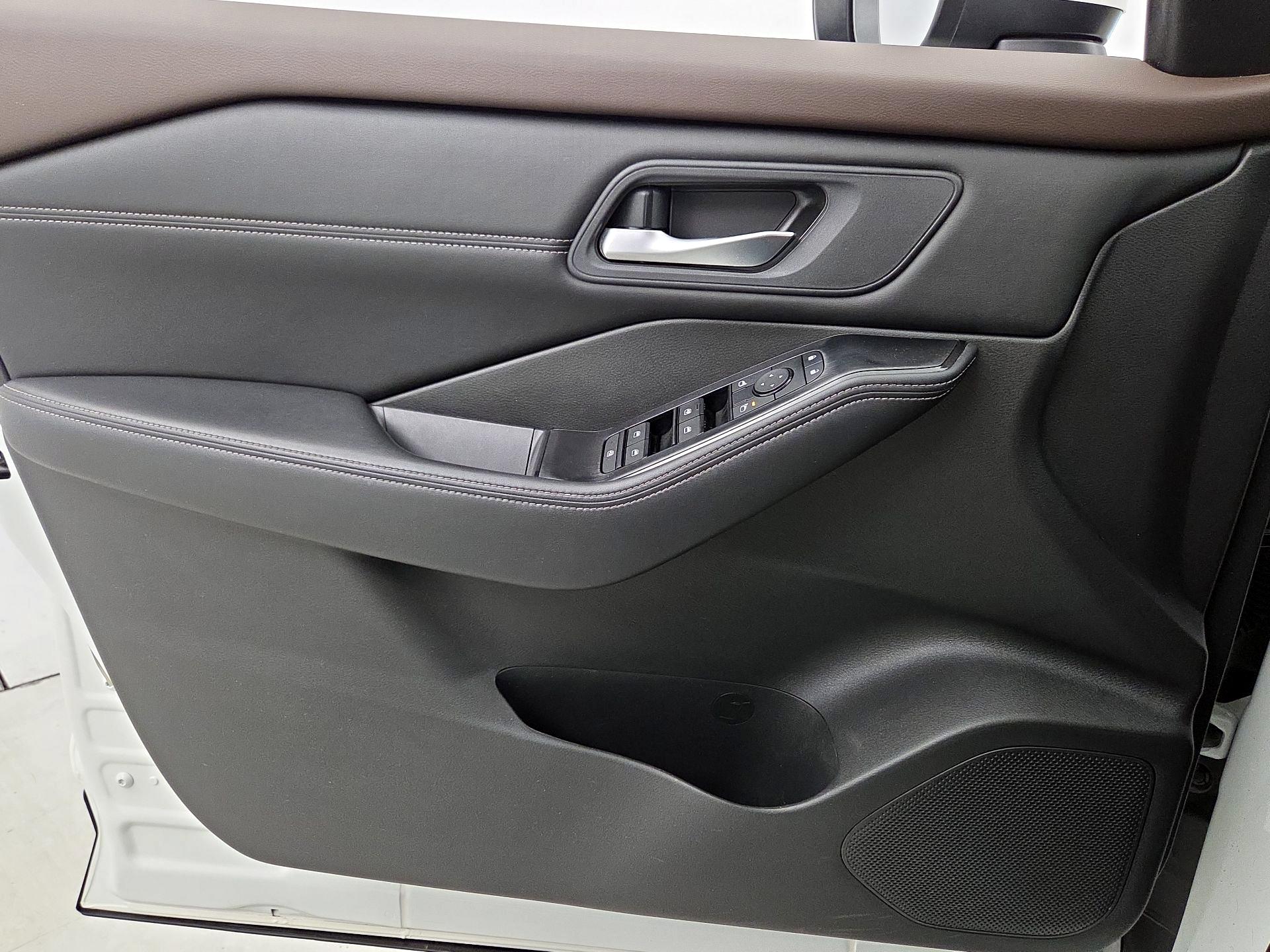 Thumbnail: 2023 Nissan Rogue - 12