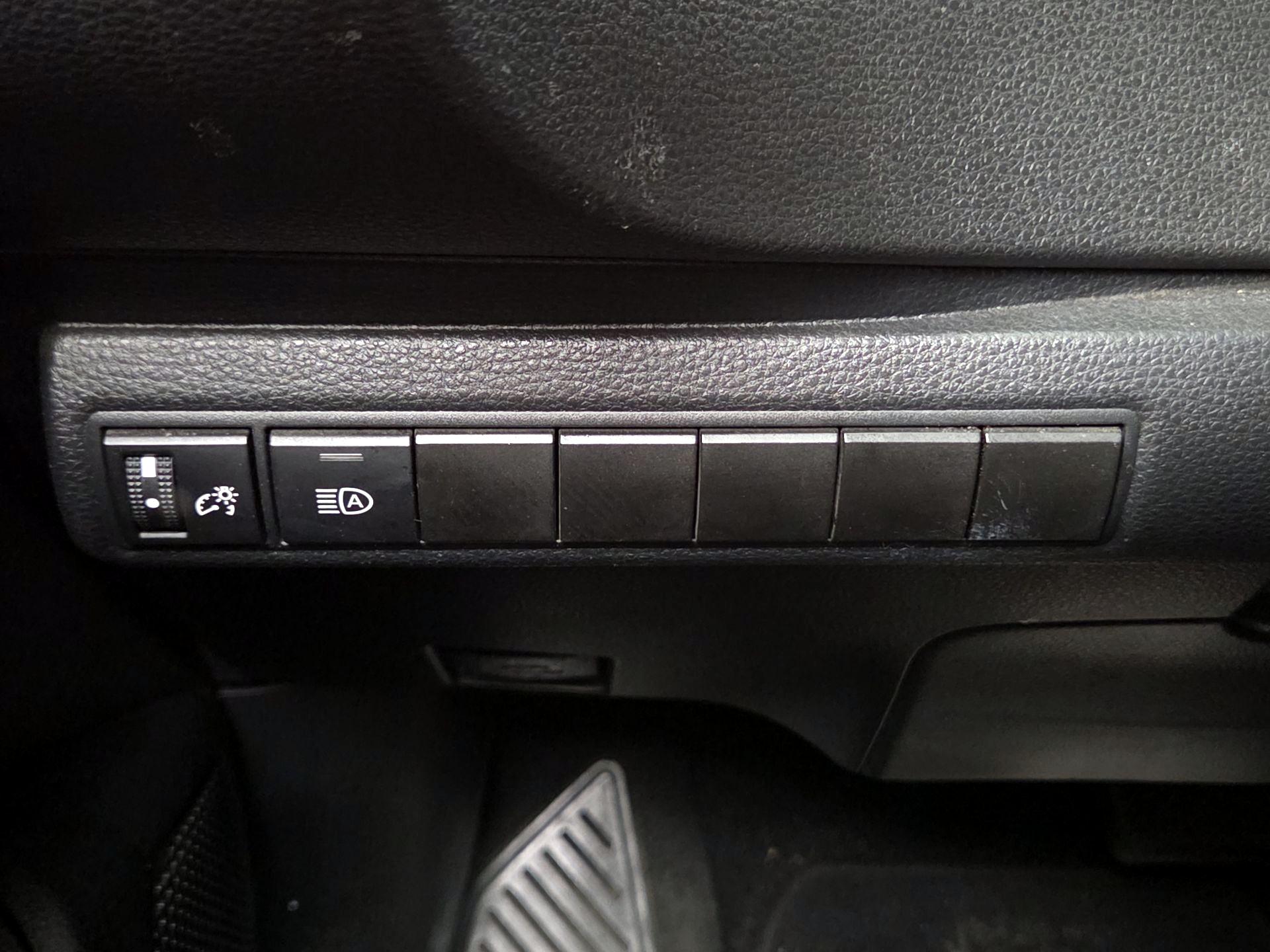 Thumbnail: 2021 Toyota Corolla - 13