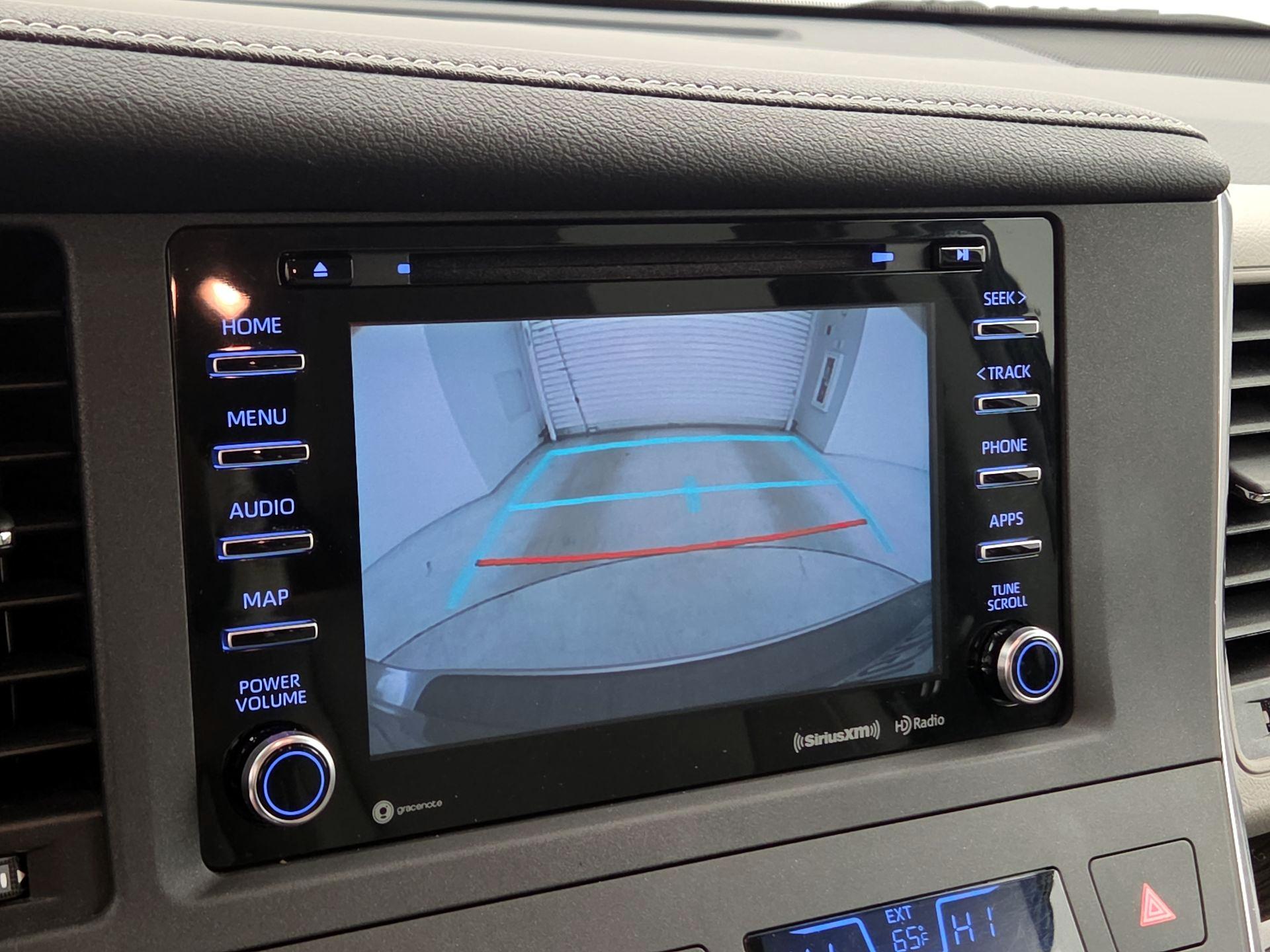 Thumbnail: 2018 Toyota Sienna - 14