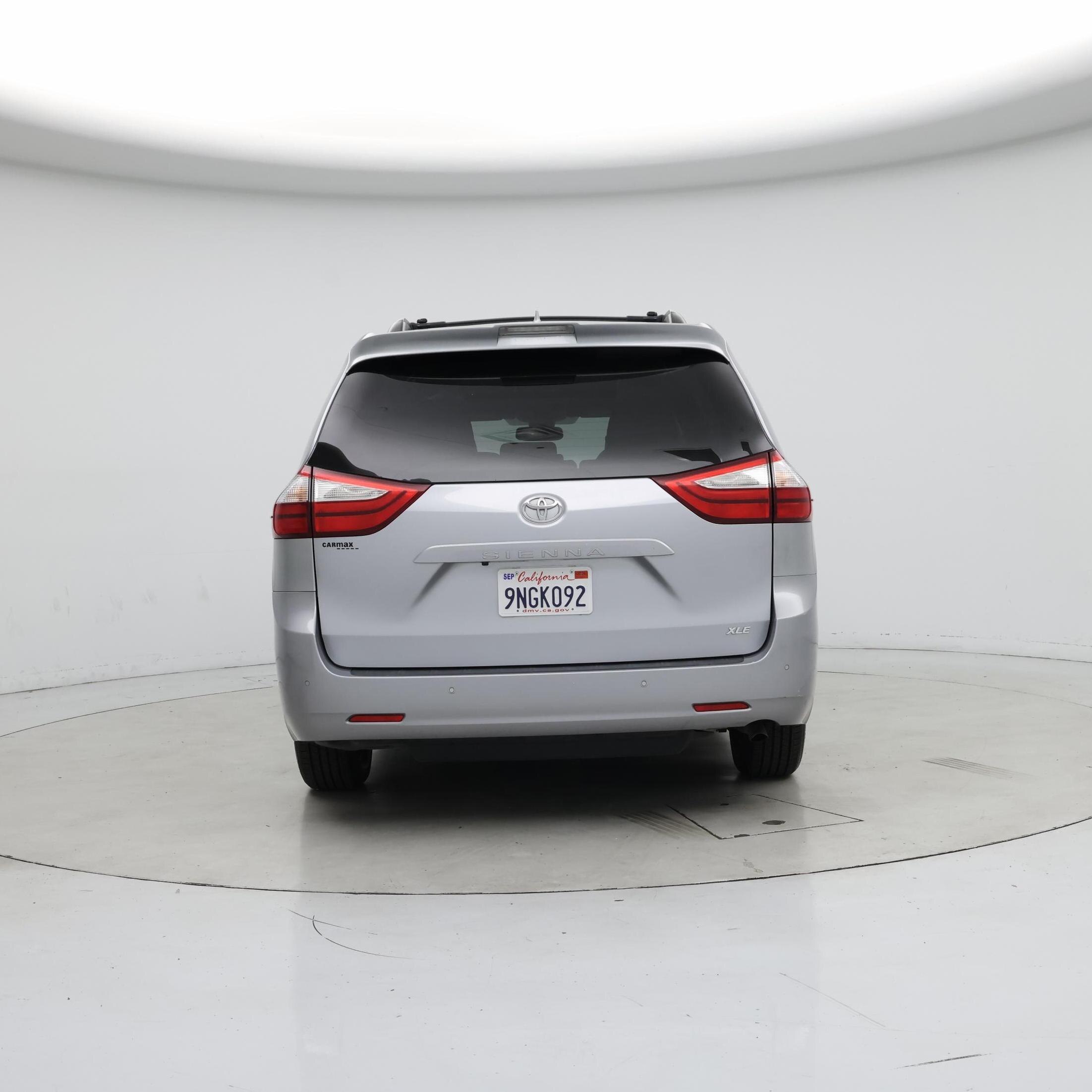 Thumbnail: 2018 Toyota Sienna - 6