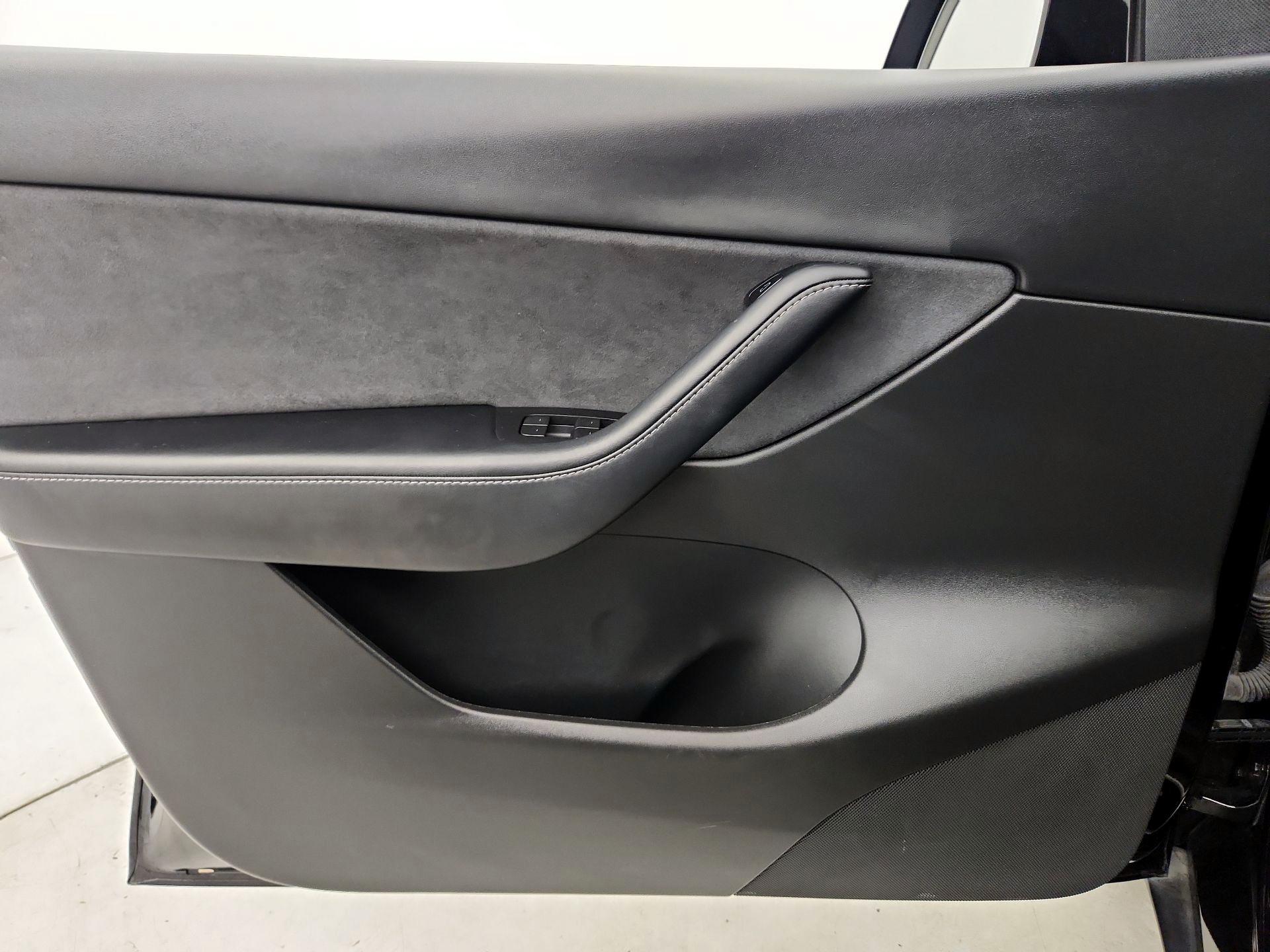 Thumbnail: 2022 Tesla Model Y - 12