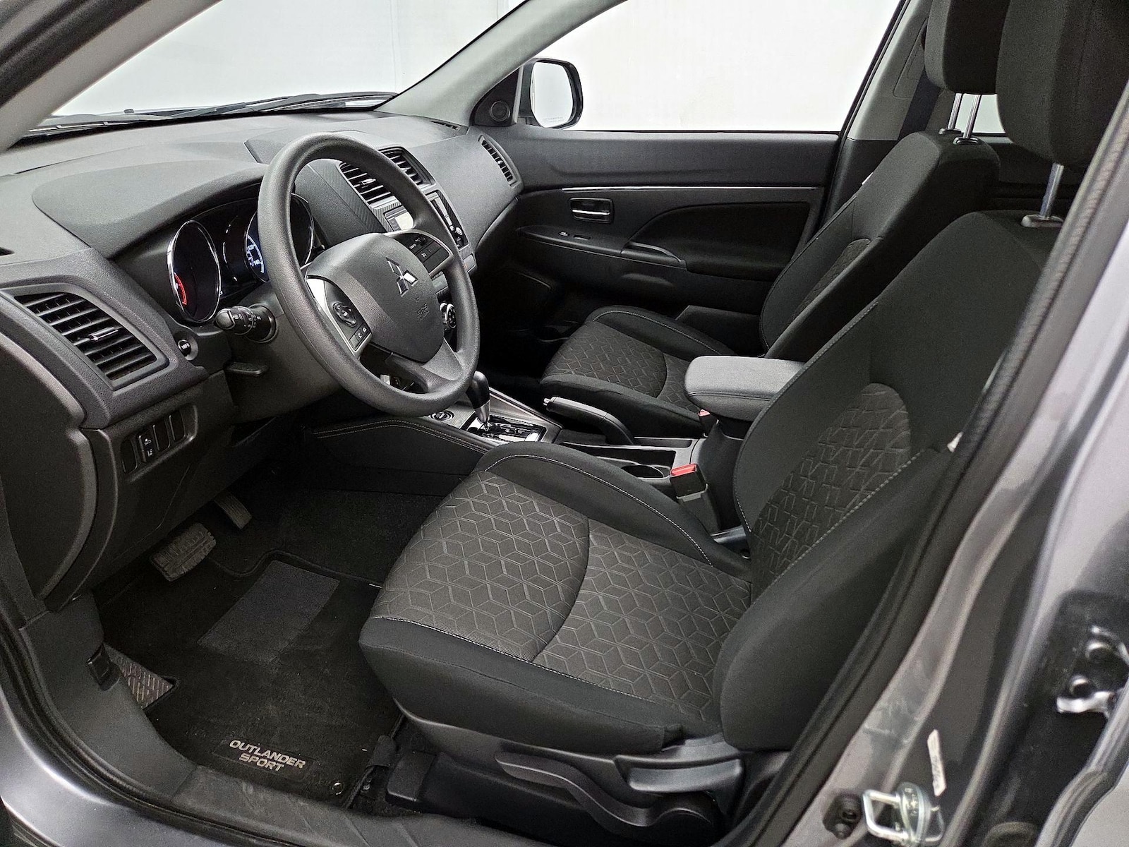 2025 Mitsubishi Outlander Sport S - Photo 12