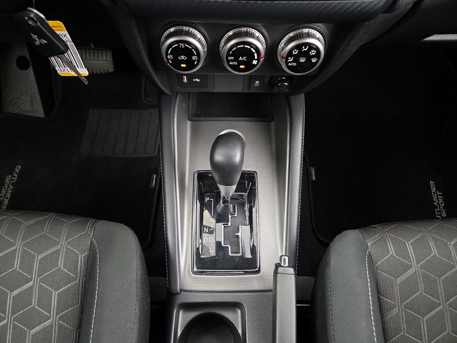2025 Mitsubishi Outlander Sport S - Photo 18
