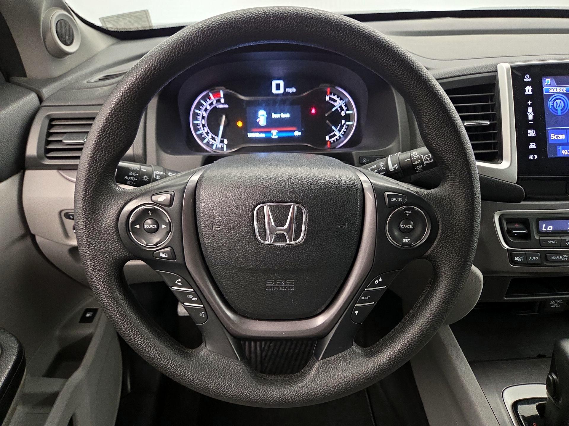 Thumbnail: 2018 Honda Pilot - 10