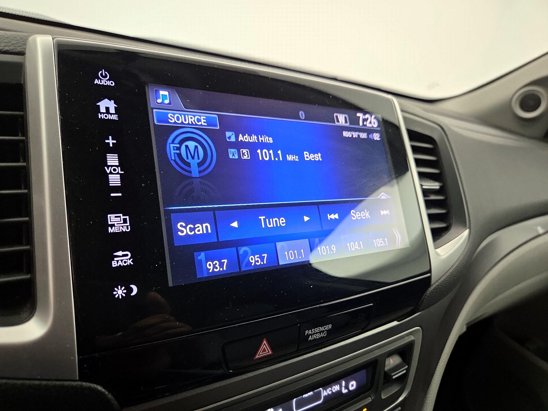 Thumbnail: 2018 Honda Pilot - 15