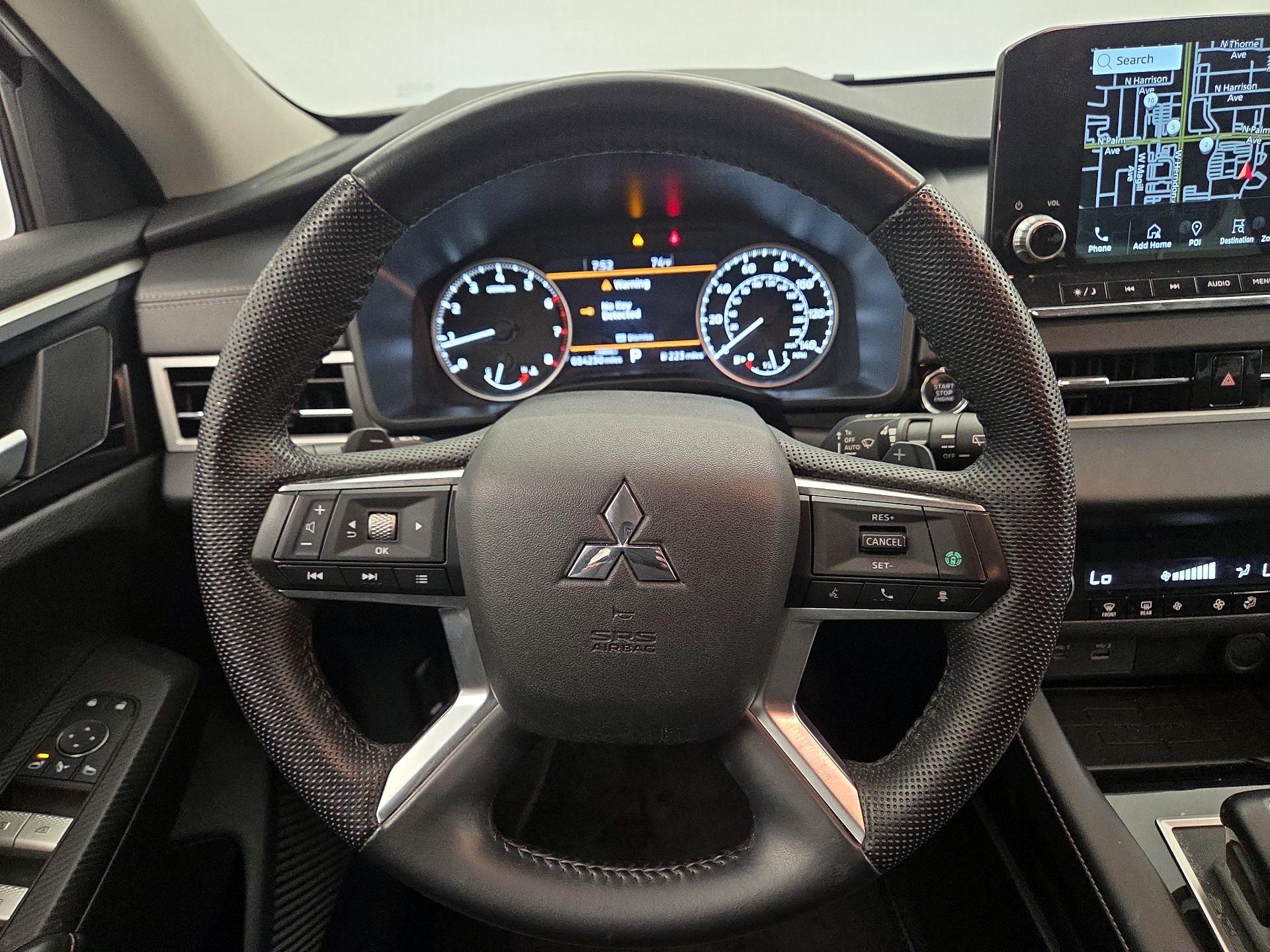 Thumbnail: 2023 Mitsubishi Outlander - 10