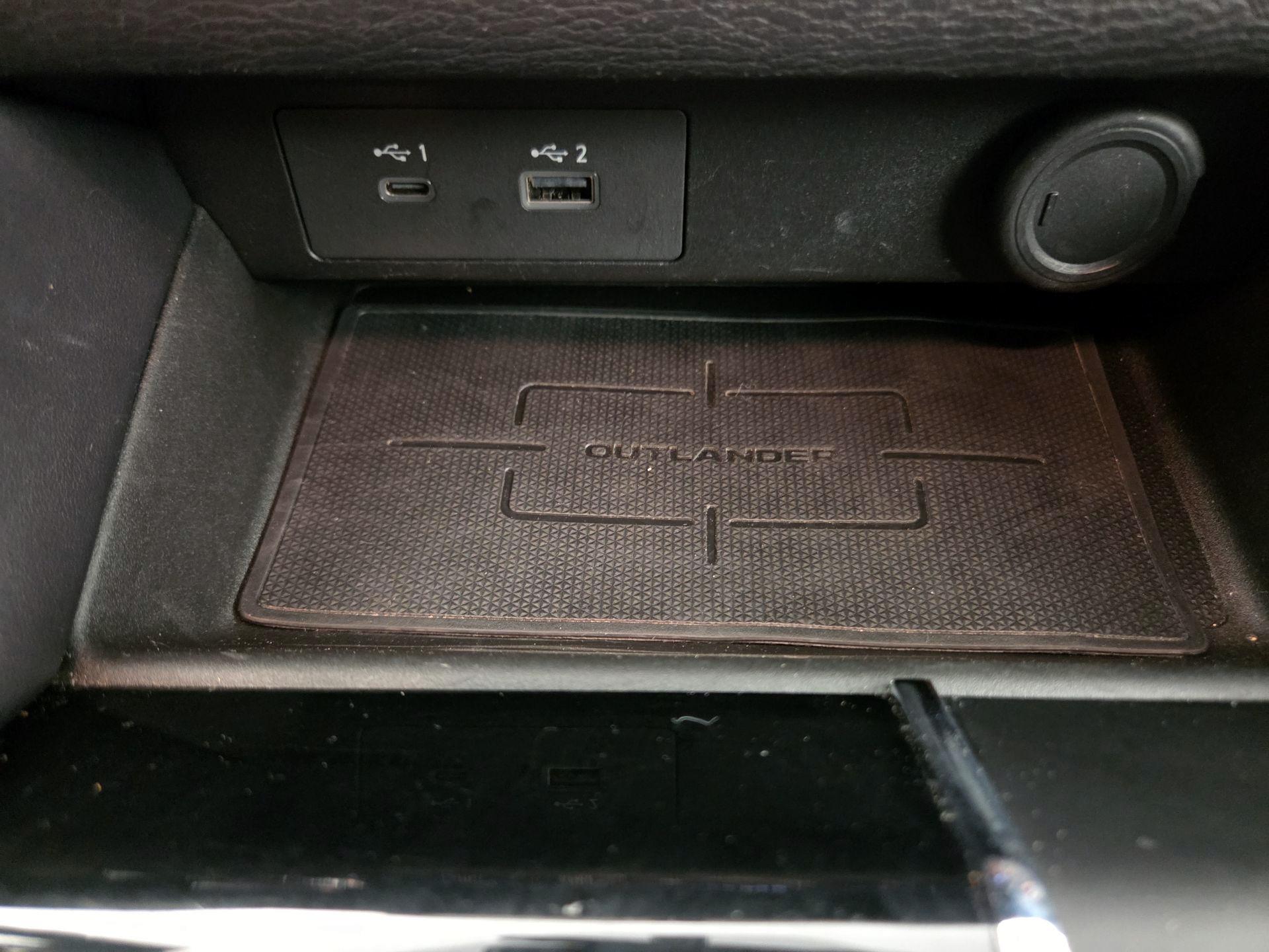Thumbnail: 2023 Mitsubishi Outlander - 19