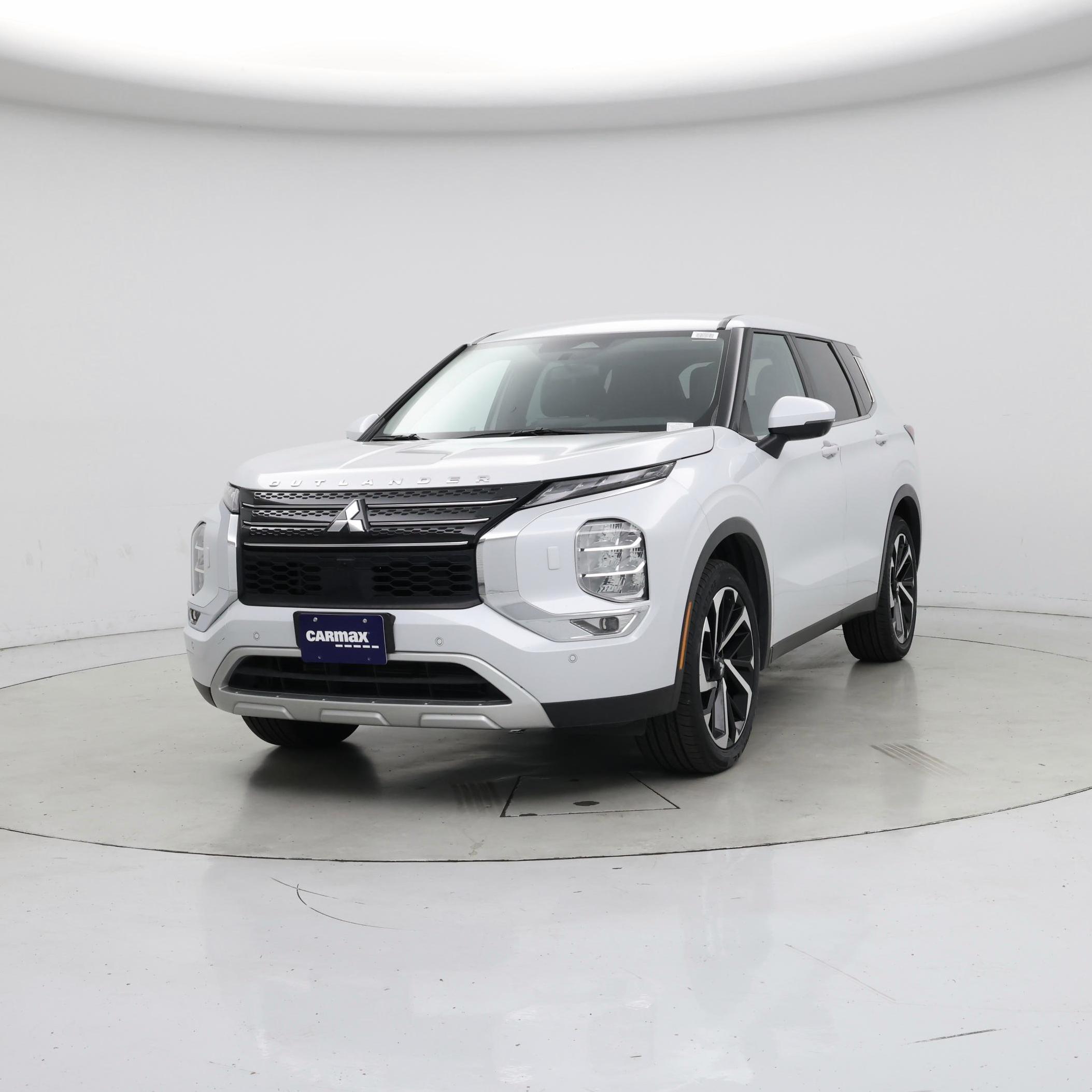 Thumbnail: 2023 Mitsubishi Outlander - 4