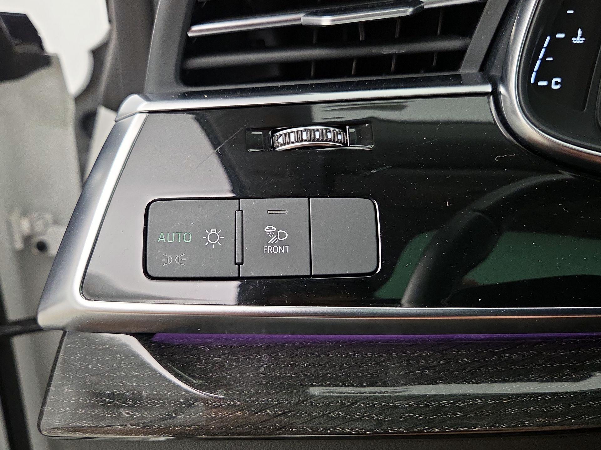 Thumbnail: 2023 Audi Q8 - 13